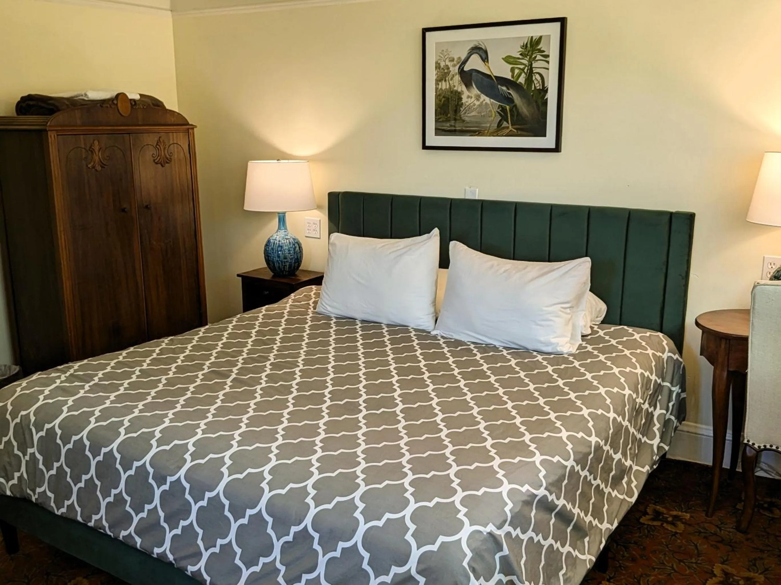 Bed in Bluebird Guesthouse