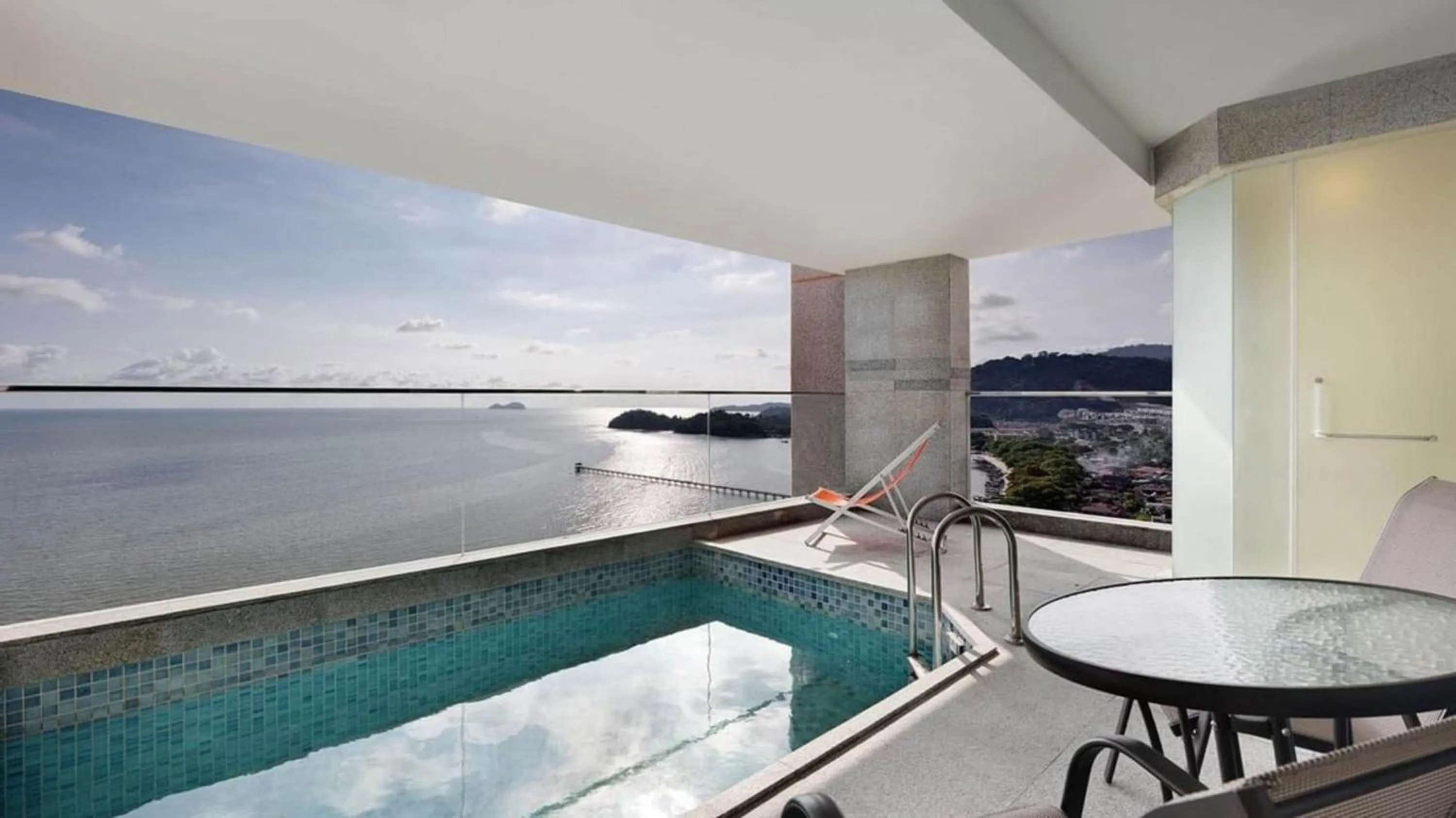 Swimming pool in Lexis Suites Penang