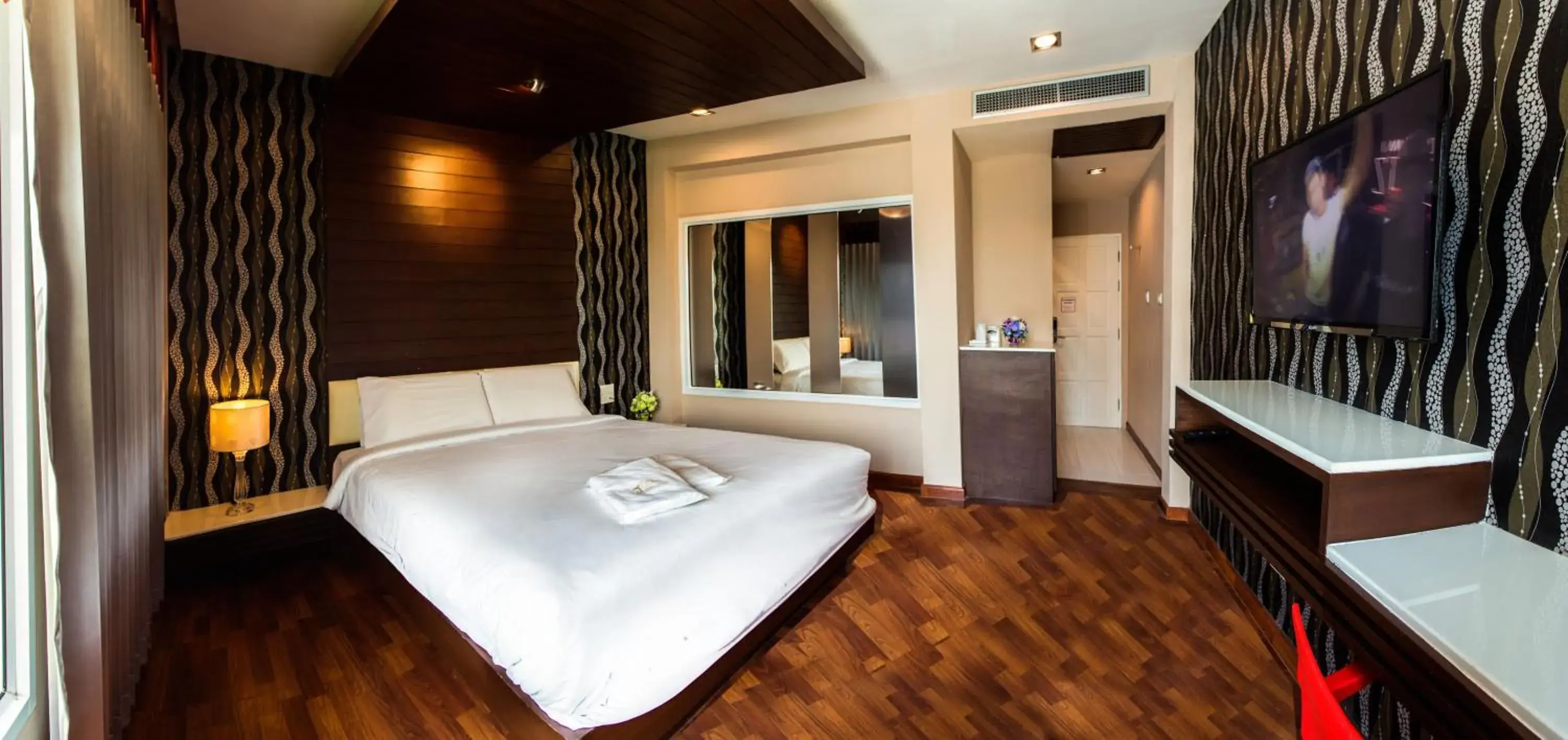 Deluxe Queen Room in The Ring Hotel Deluxe Queen Room in The Ring Hotel