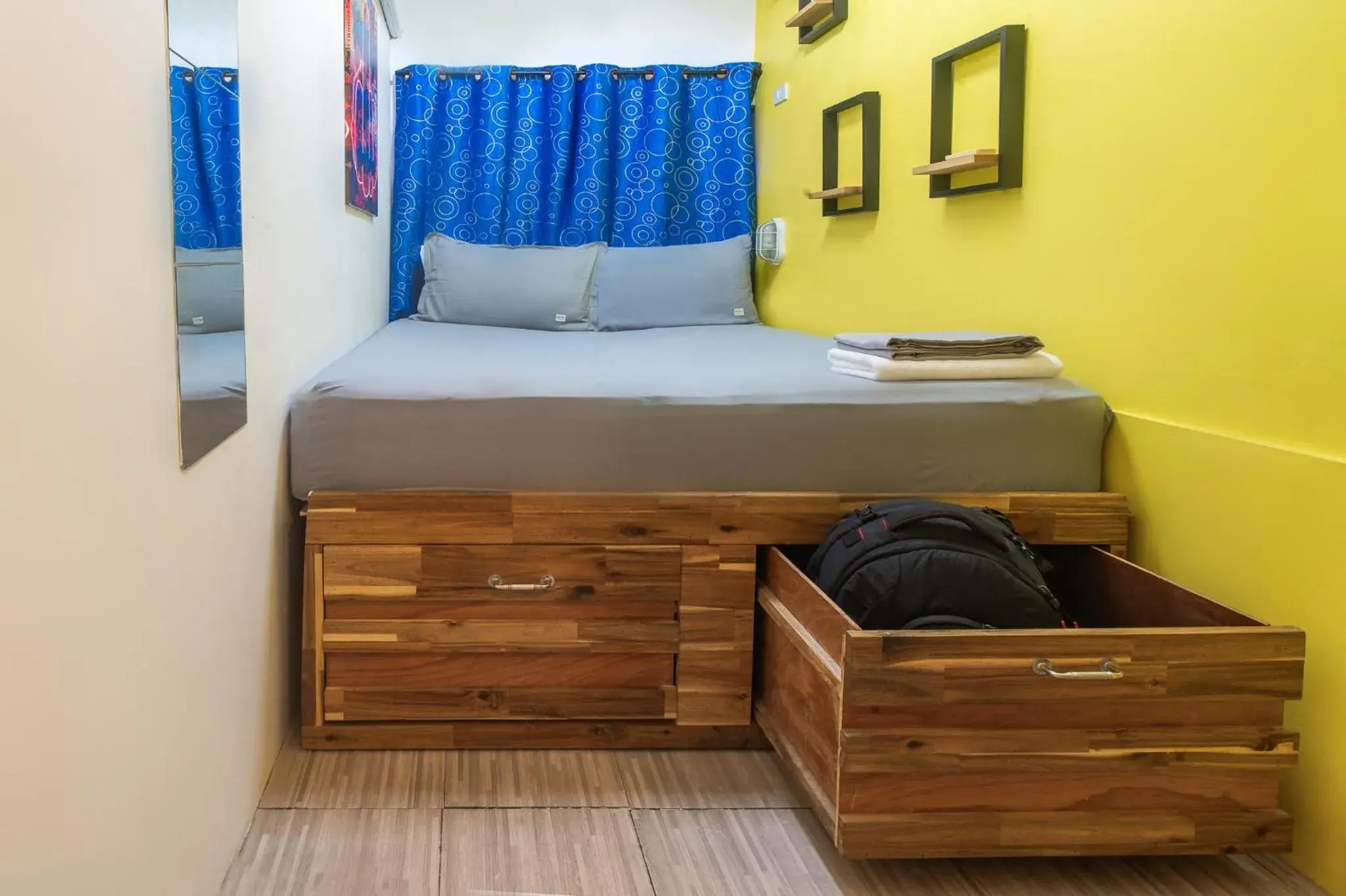 Double Room with Shared Bathroom in See Sea Backpackers House Double Room with Shared Bathroom in See Sea Backpackers House