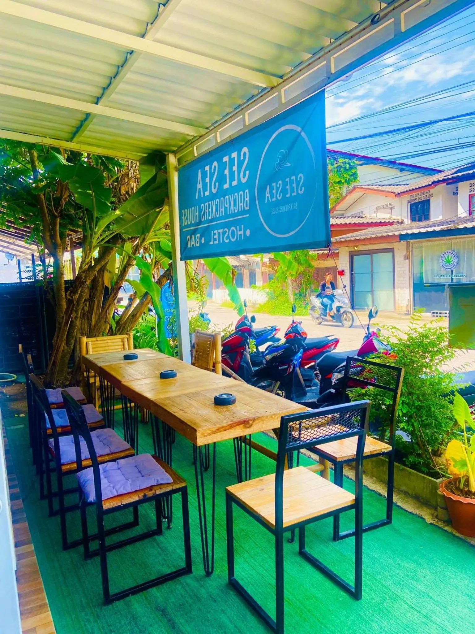 Patio in See Sea Backpackers House