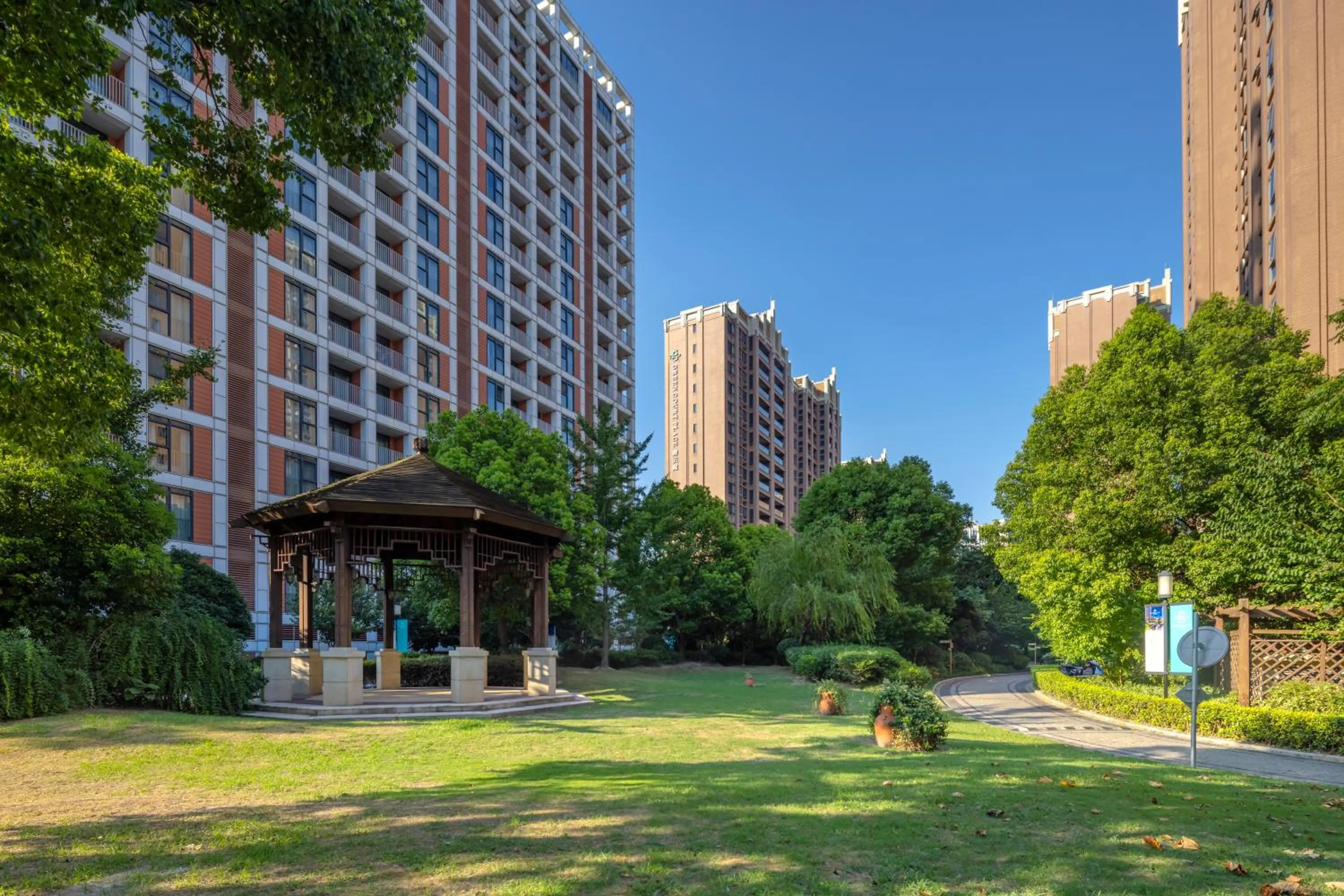 Garden in Green Court Place Jingqiao Middle Ring Shanghai