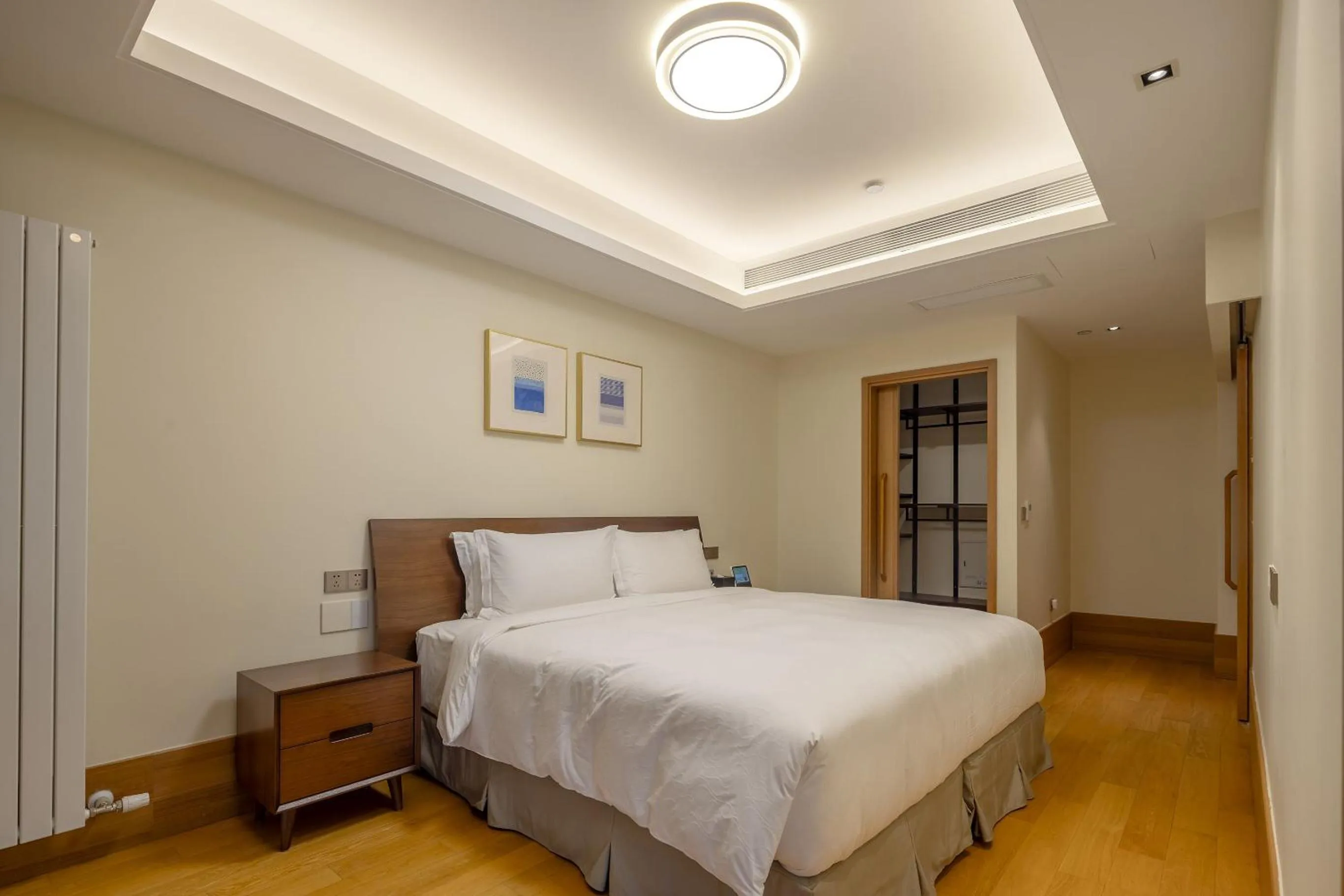 Bed in Green Court Place Jingqiao Middle Ring Shanghai