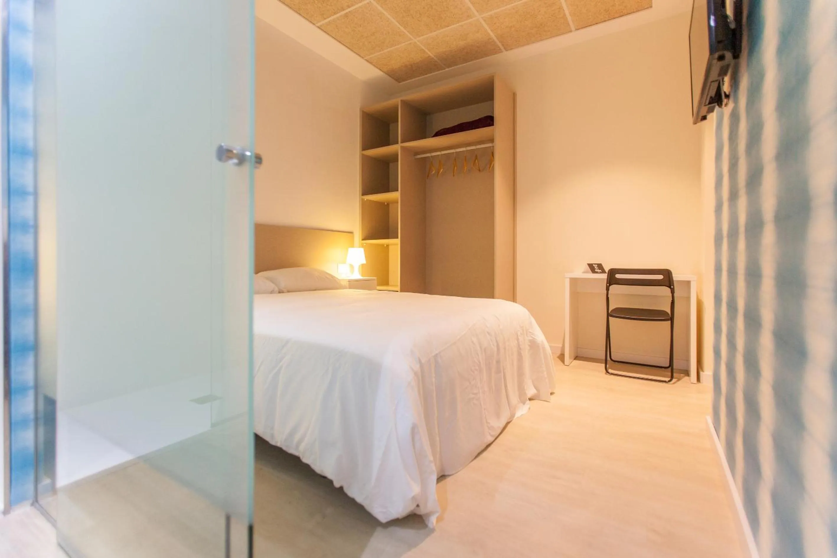 Photo of the whole room, Bed in Host & Home