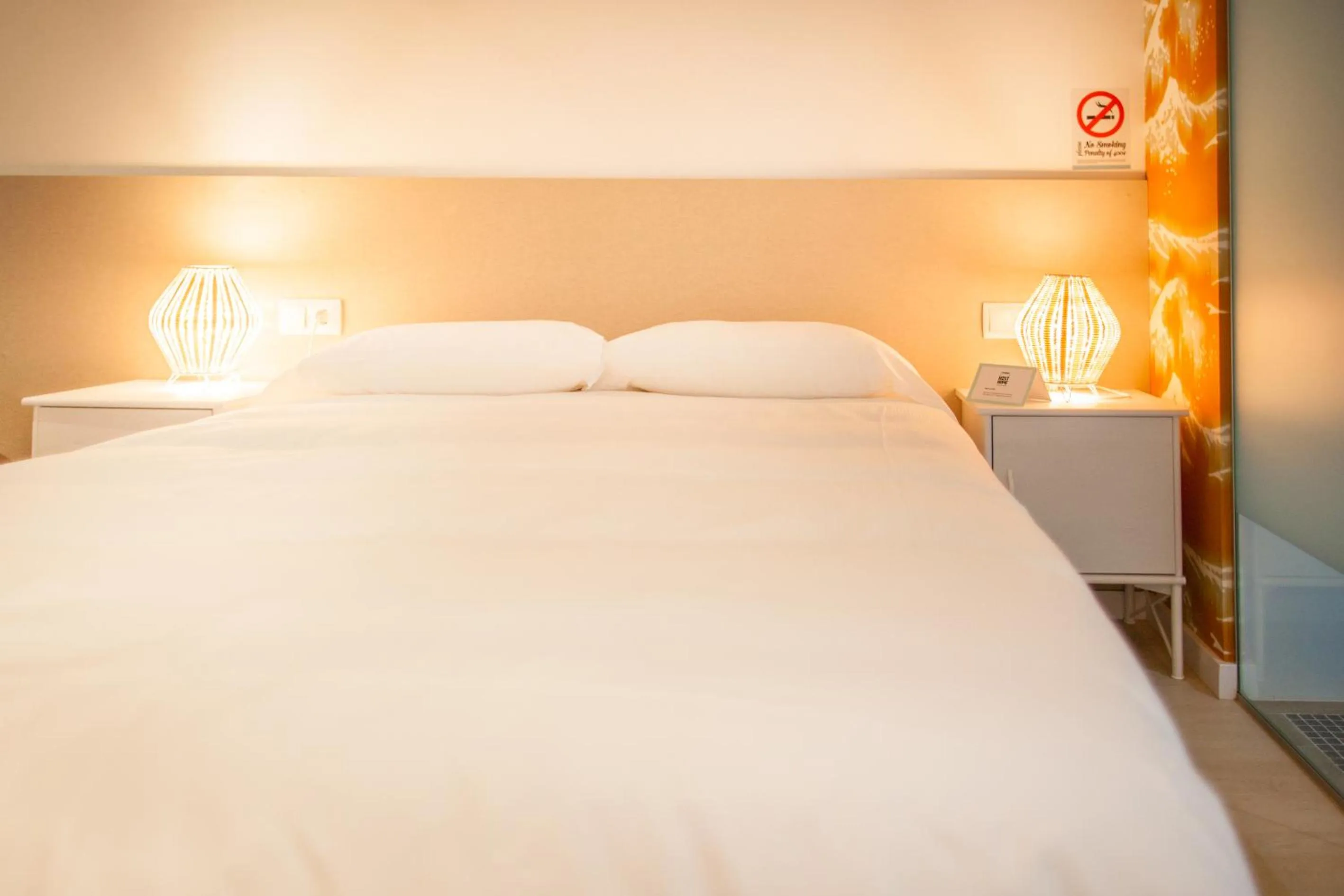 Photo of the whole room, Bed in Host & Home