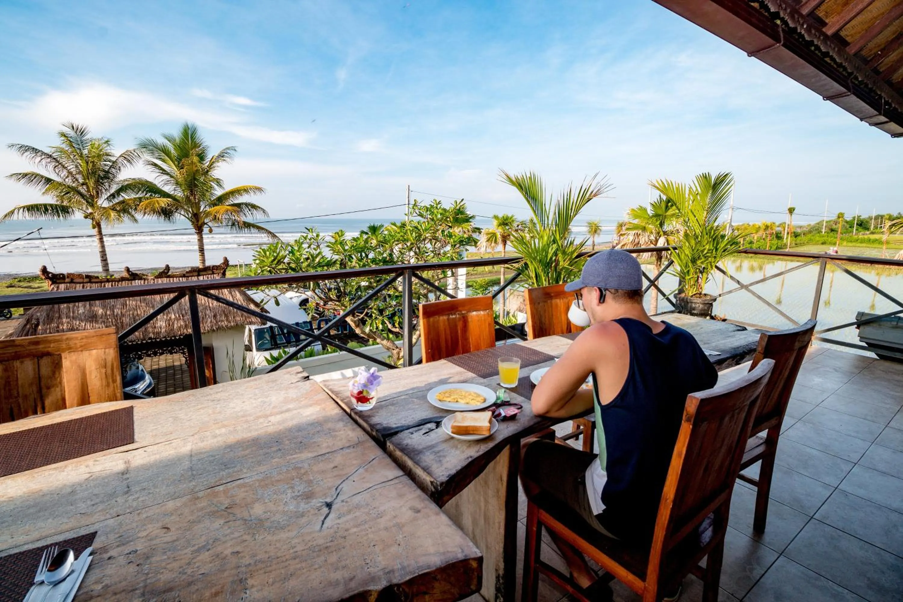 Restaurant/places to eat in Arton Resort & Beach Club