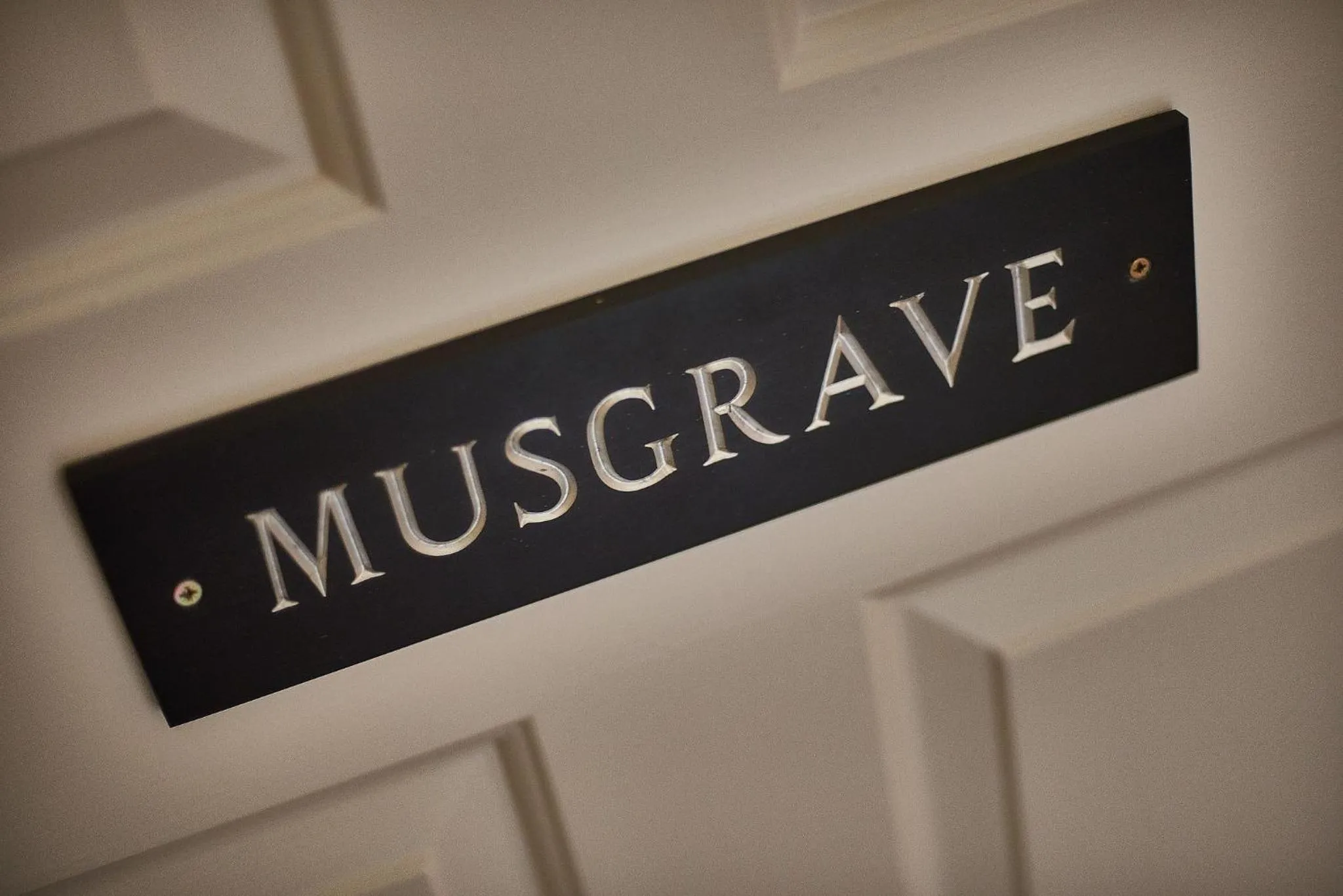 Logo/Certificate/Sign in Plough Inn