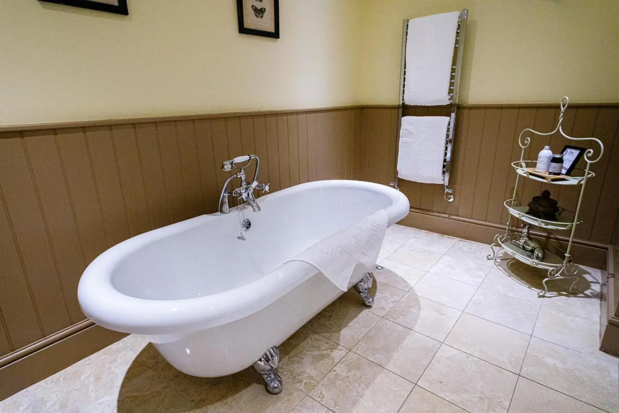 Triple Room - Pet Friendly in Plough Inn Triple Room - Pet Friendly in Plough Inn