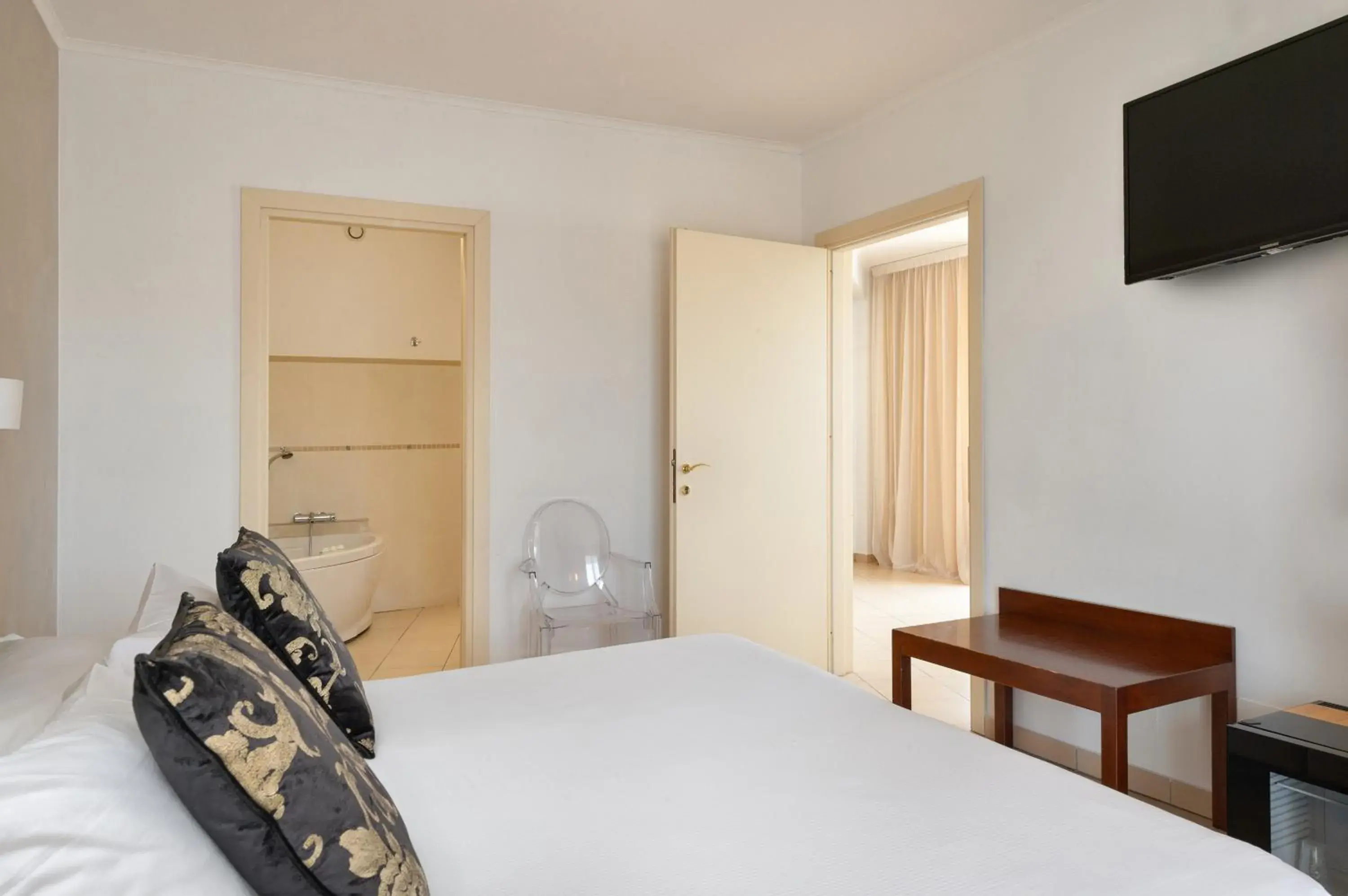 Family Suite in Grand Hotel Sofia Family Suite in Grand Hotel Sofia