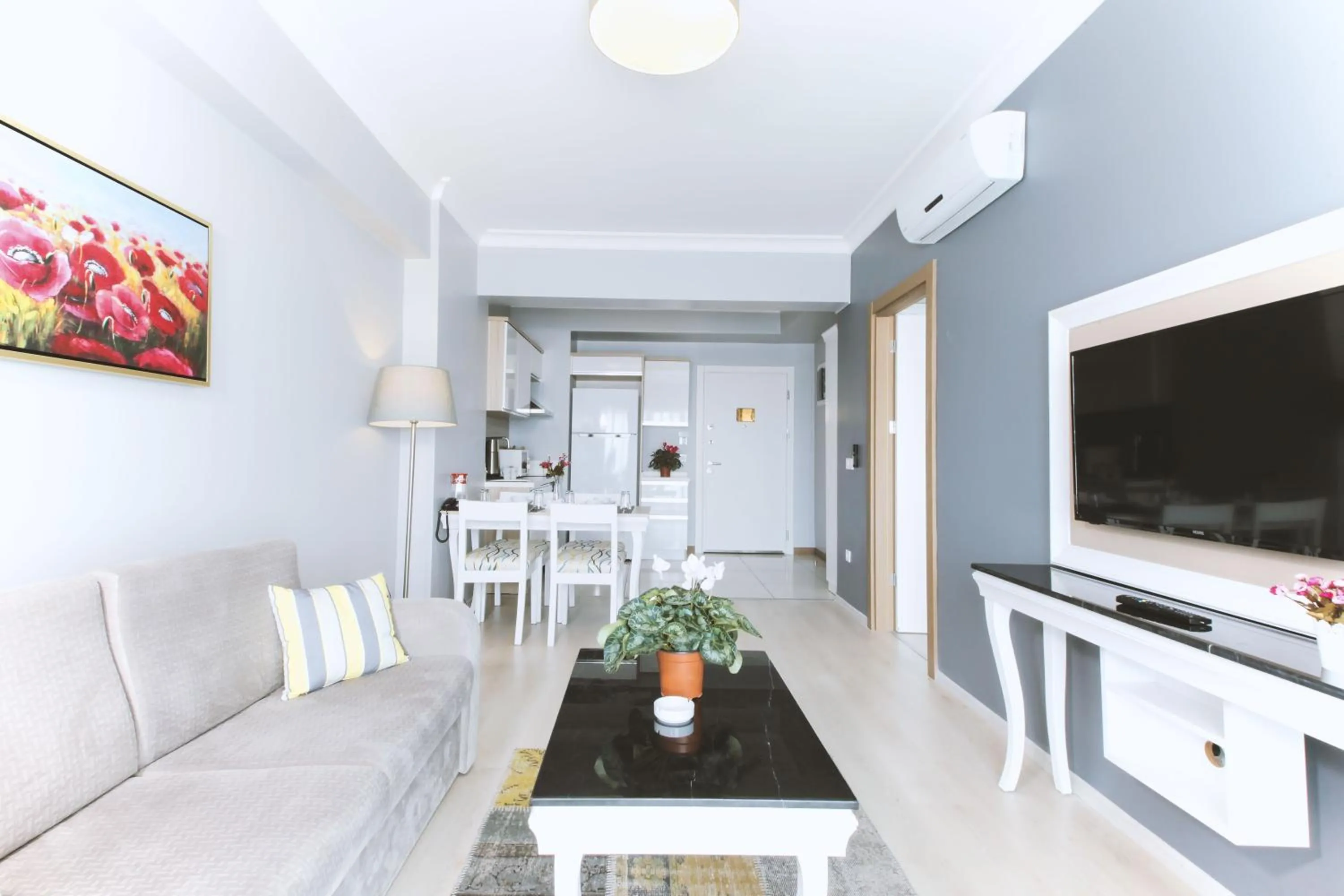 Kitchen or kitchenette in Serenity Suites Istanbul Airport