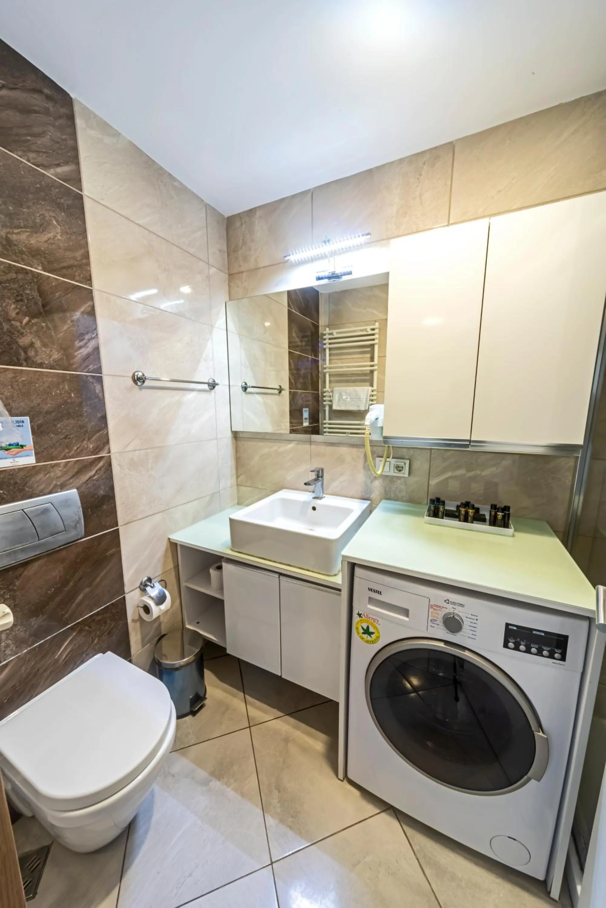 Toilet in Serenity Suites Istanbul Airport