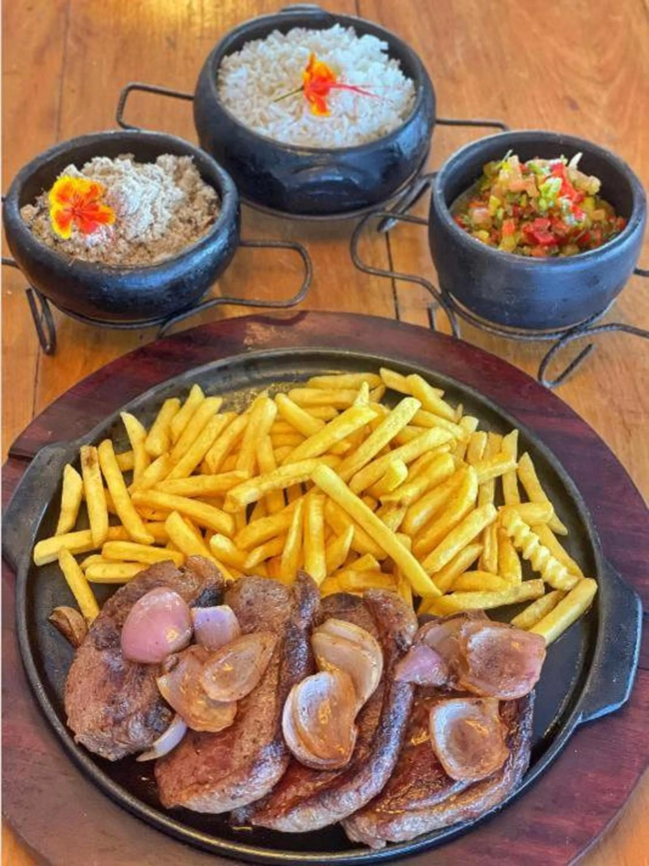 Restaurant/places to eat in Hotel Espadarte