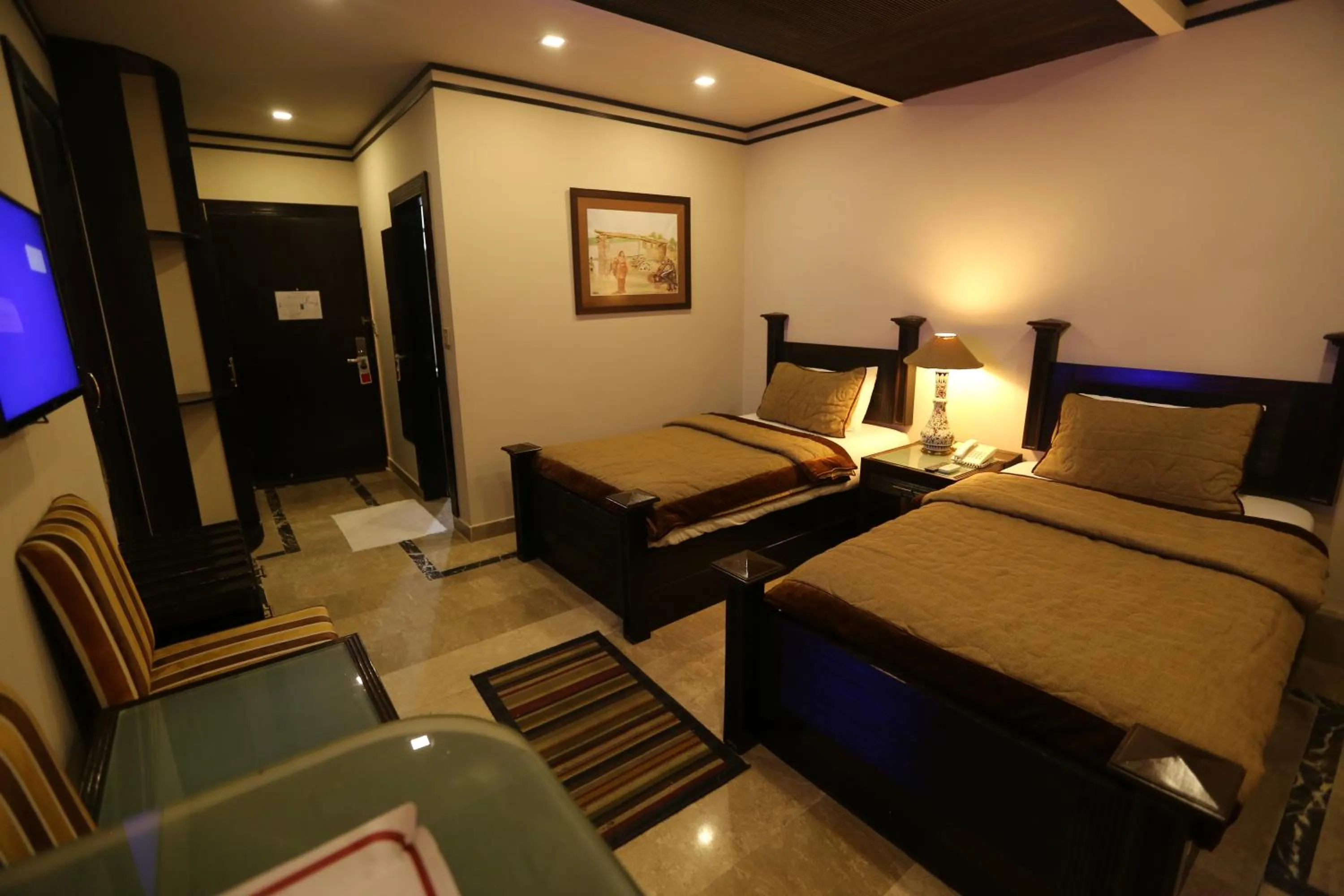 Bedroom, Bed in City Centre Suites