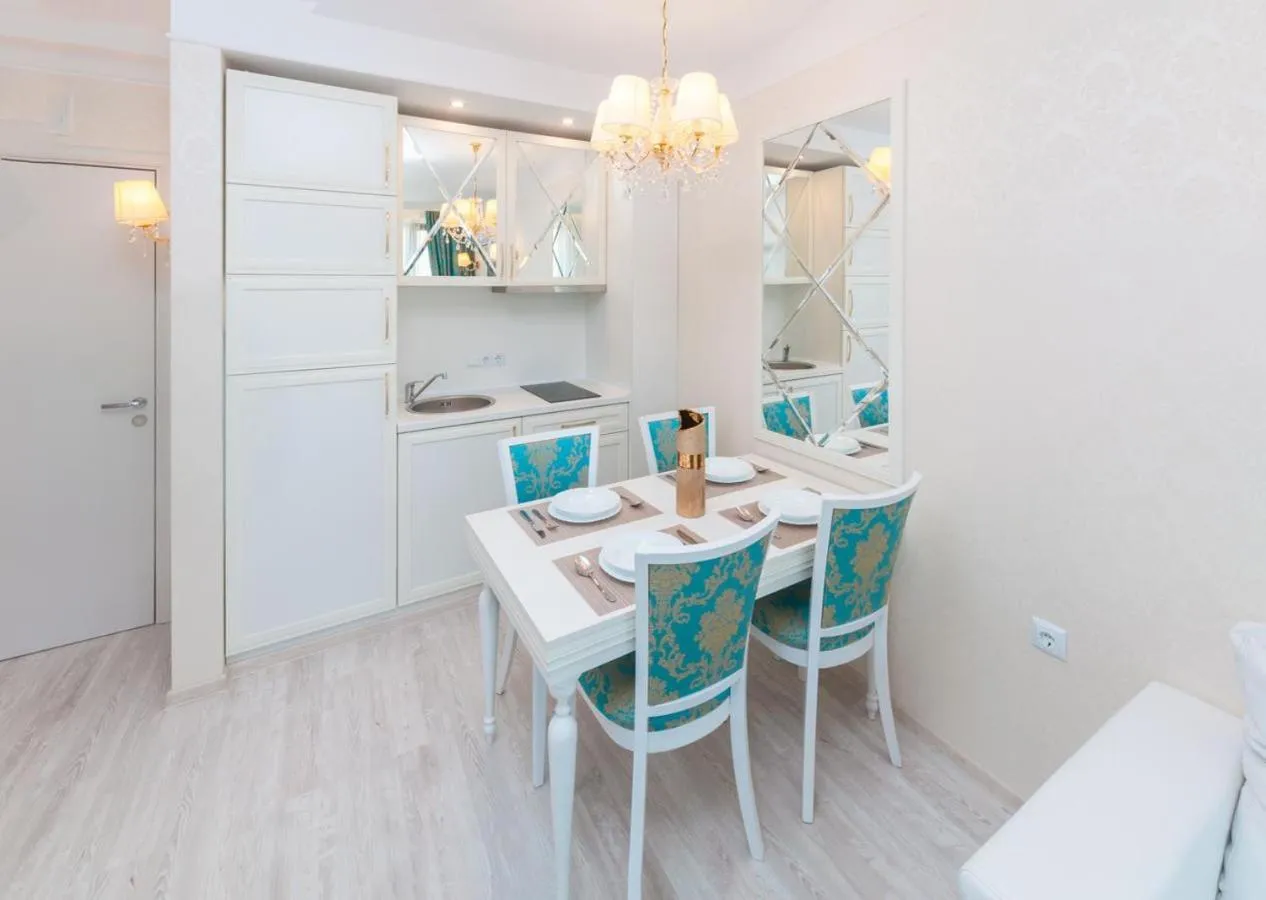 Dining area in Harmony Suites Saint Vlas