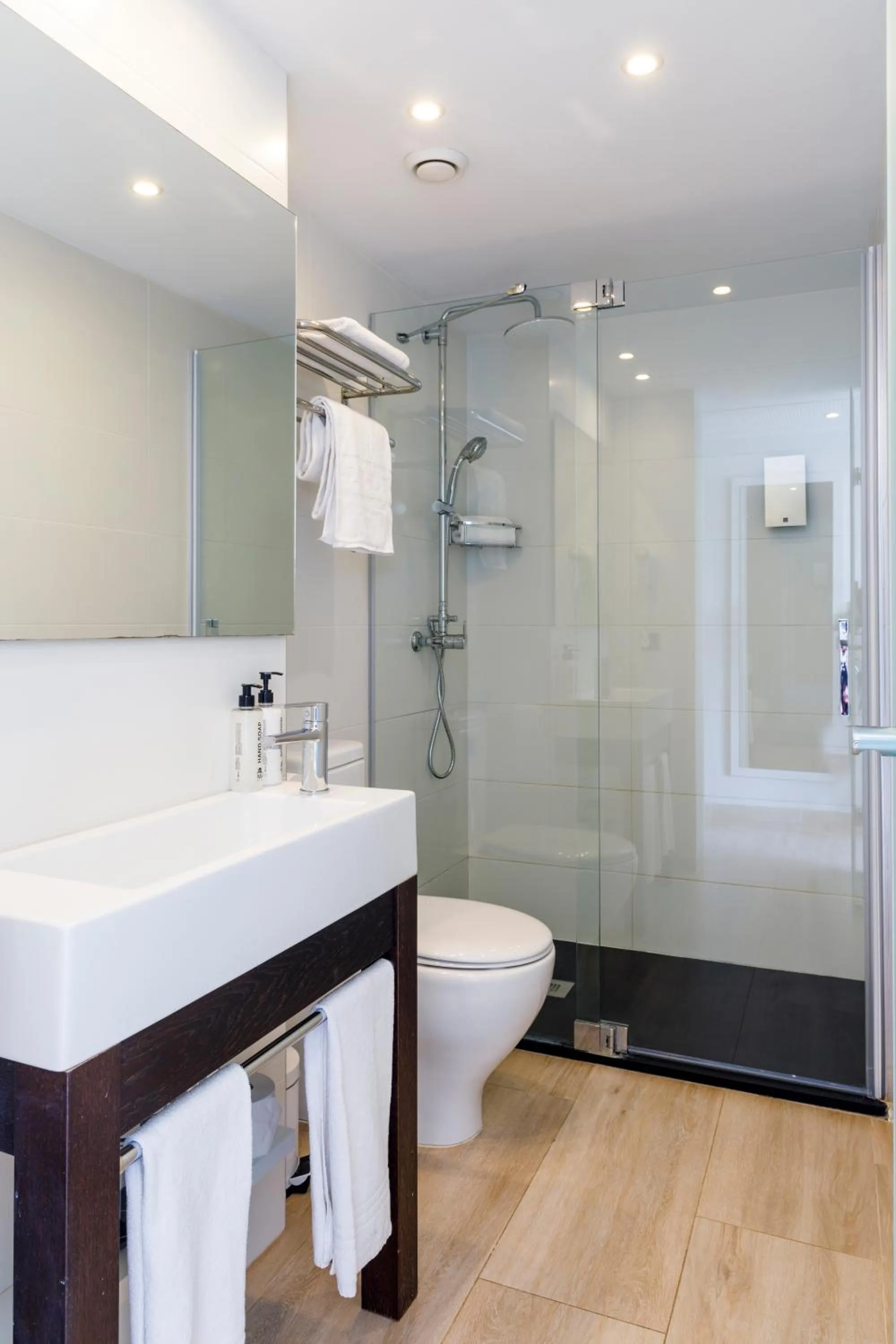 Shower in Alcanada Golf Hotel