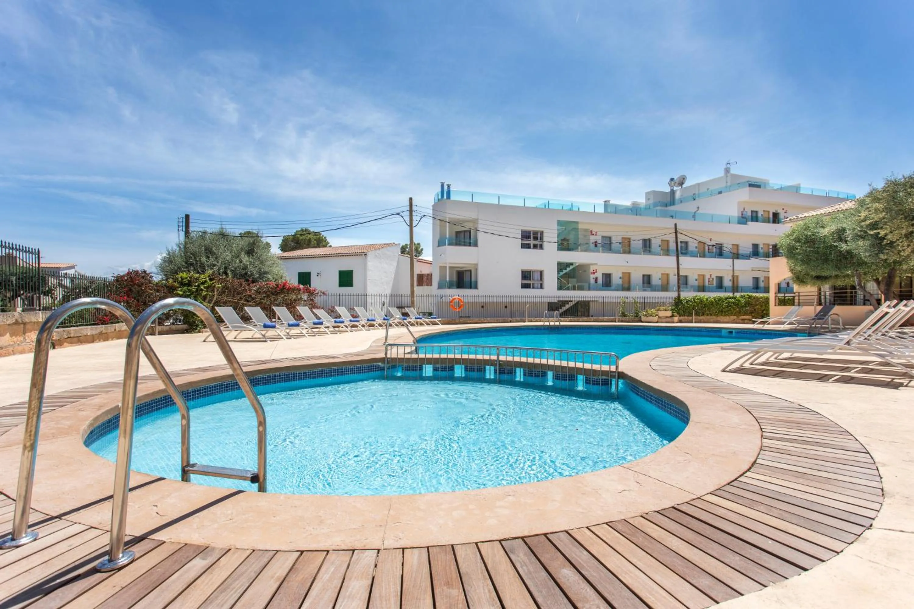 Swimming pool in Alcanada Golf Hotel