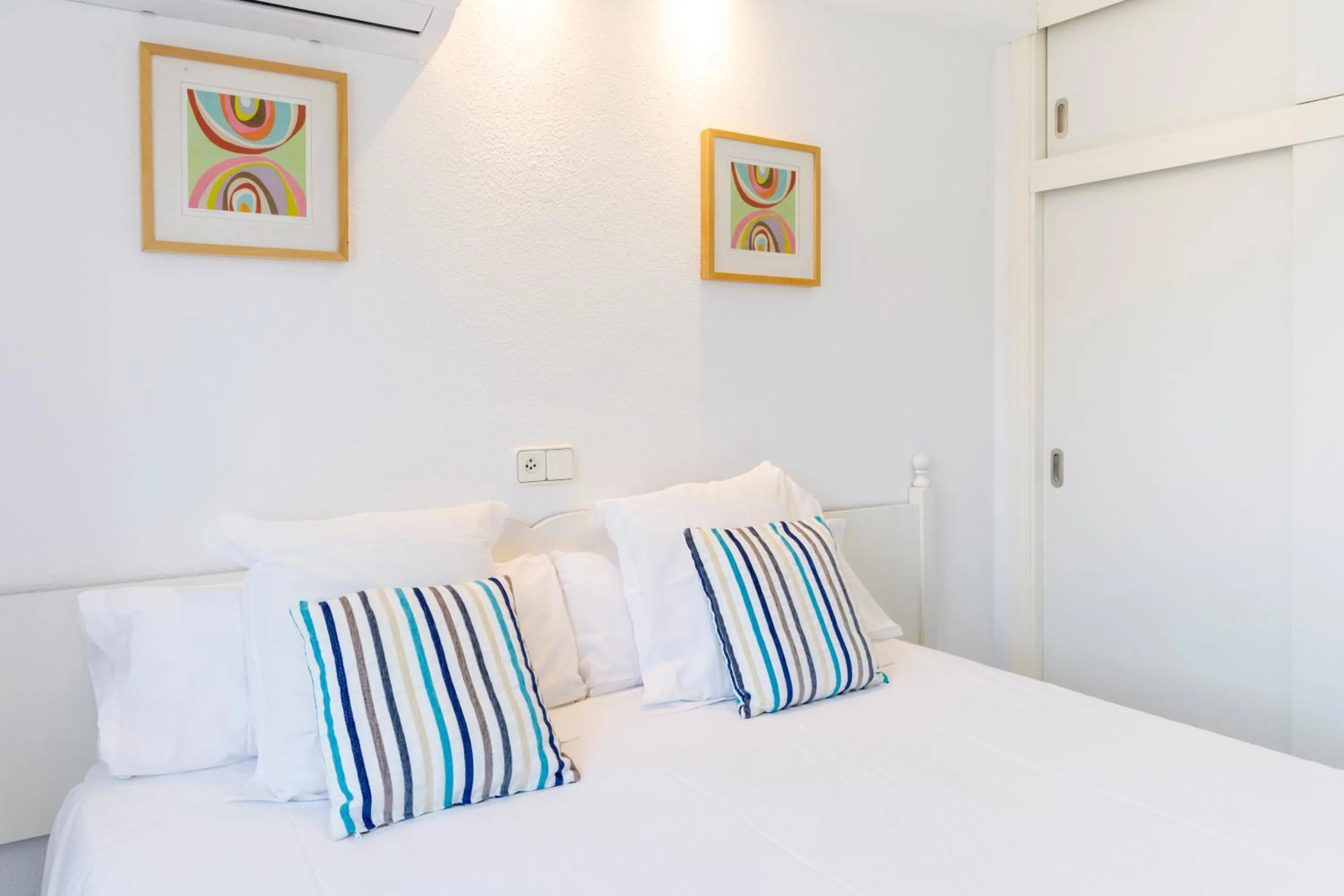 Bedroom, Bed in Alcanada Golf Hotel