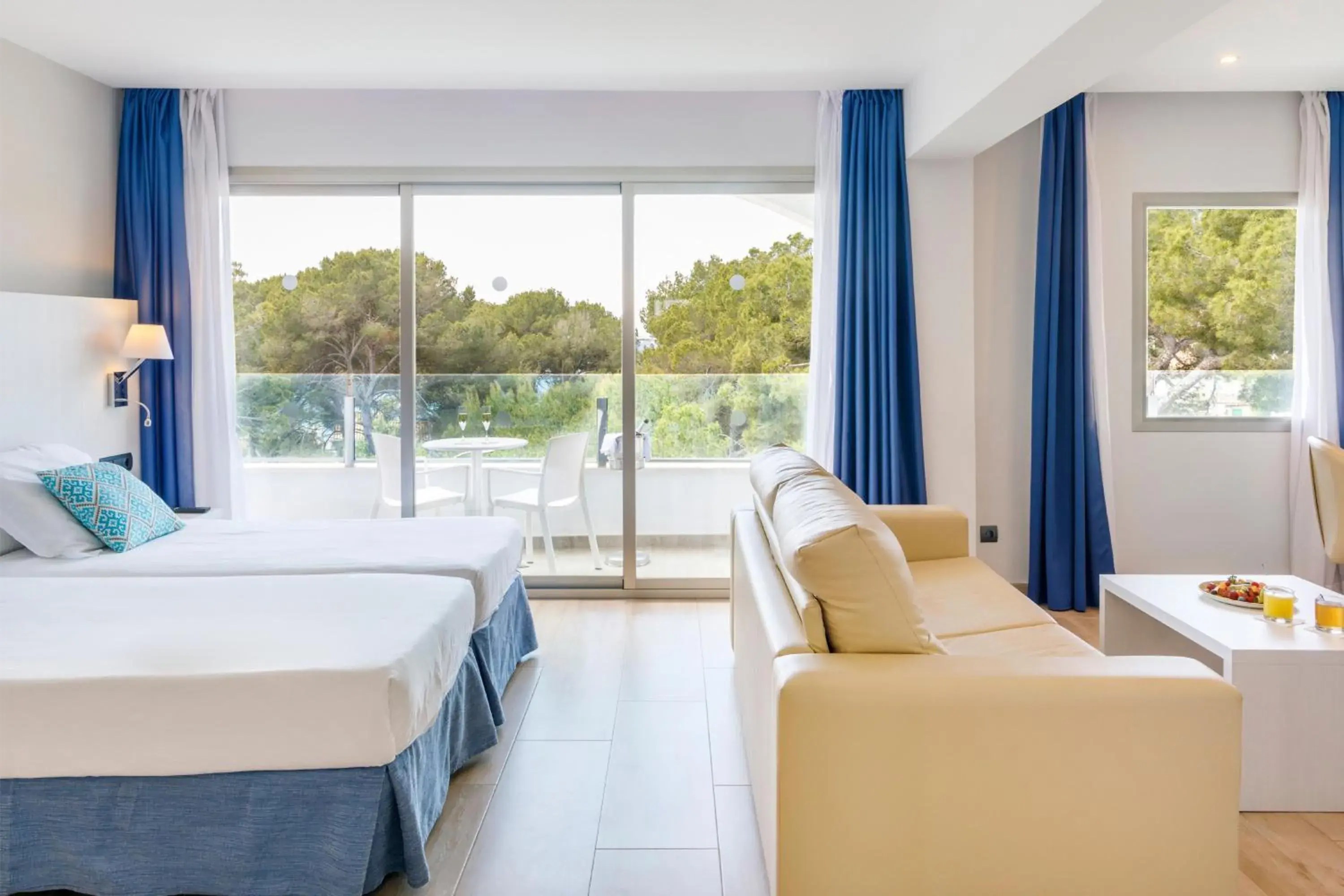 Superior Room with Side Sea View in Alcanada Golf Hotel Superior Room with Side Sea View in Alcanada Golf Hotel