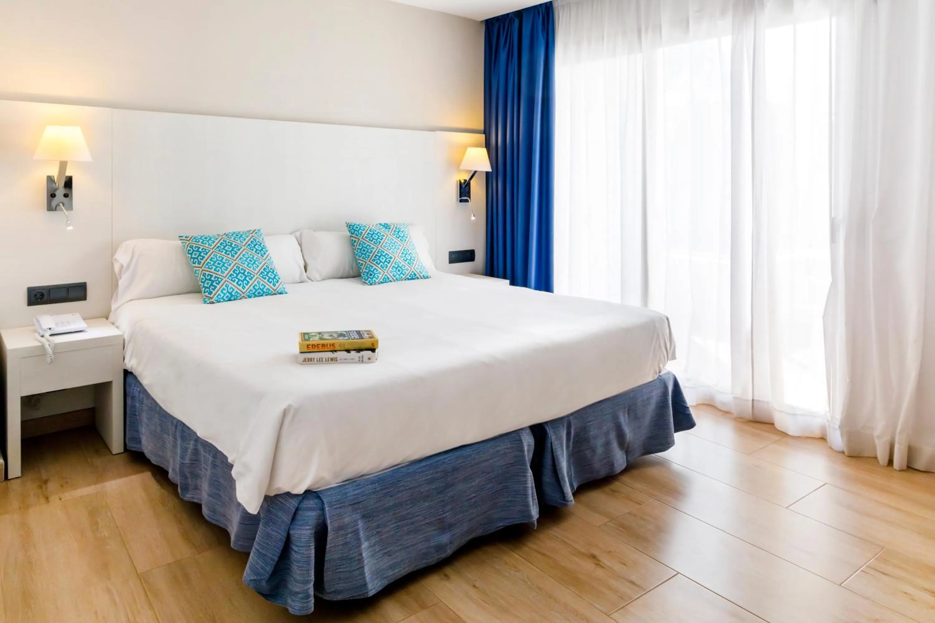 Bed in Alcanada Golf Hotel