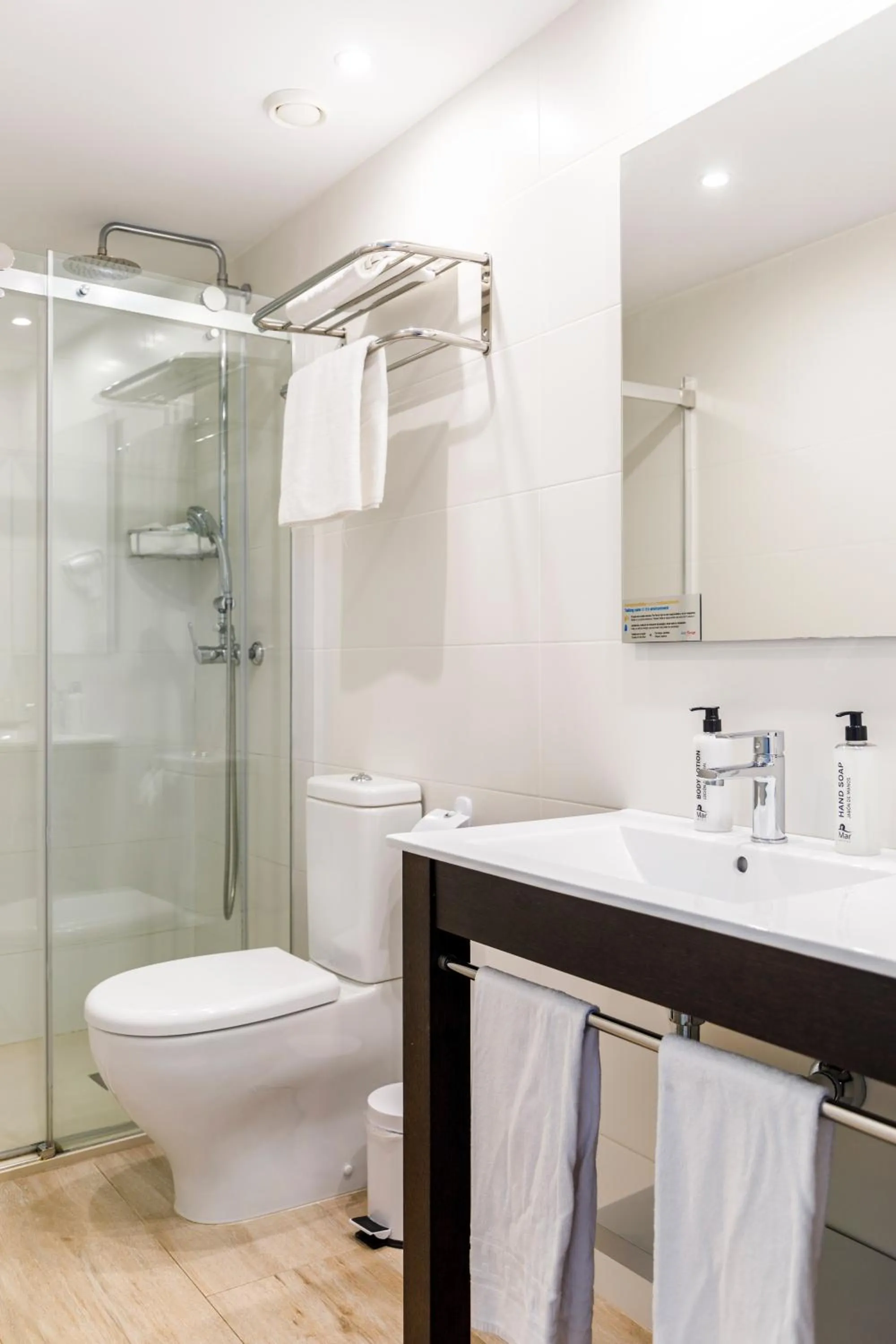 Shower in Alcanada Golf Hotel