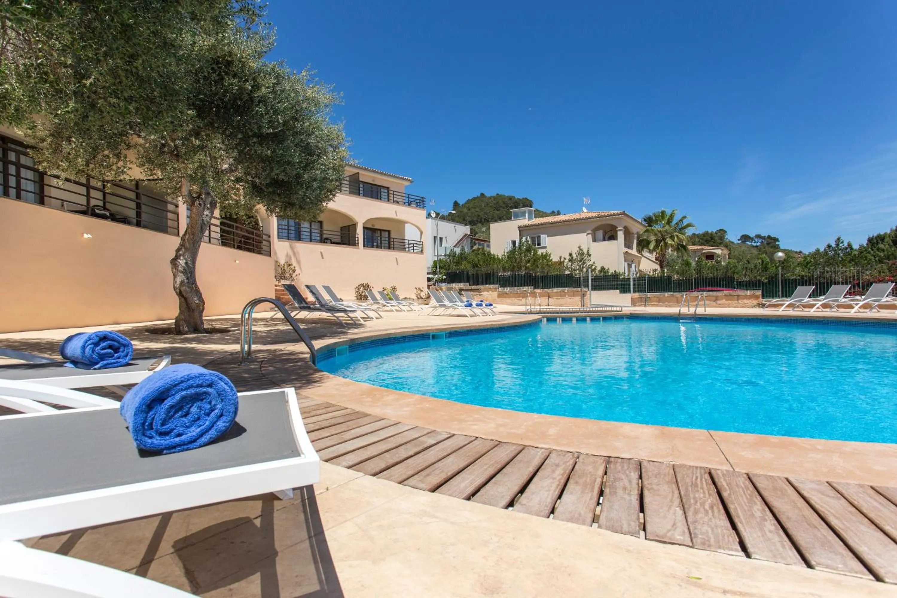 Swimming pool in Alcanada Golf Hotel