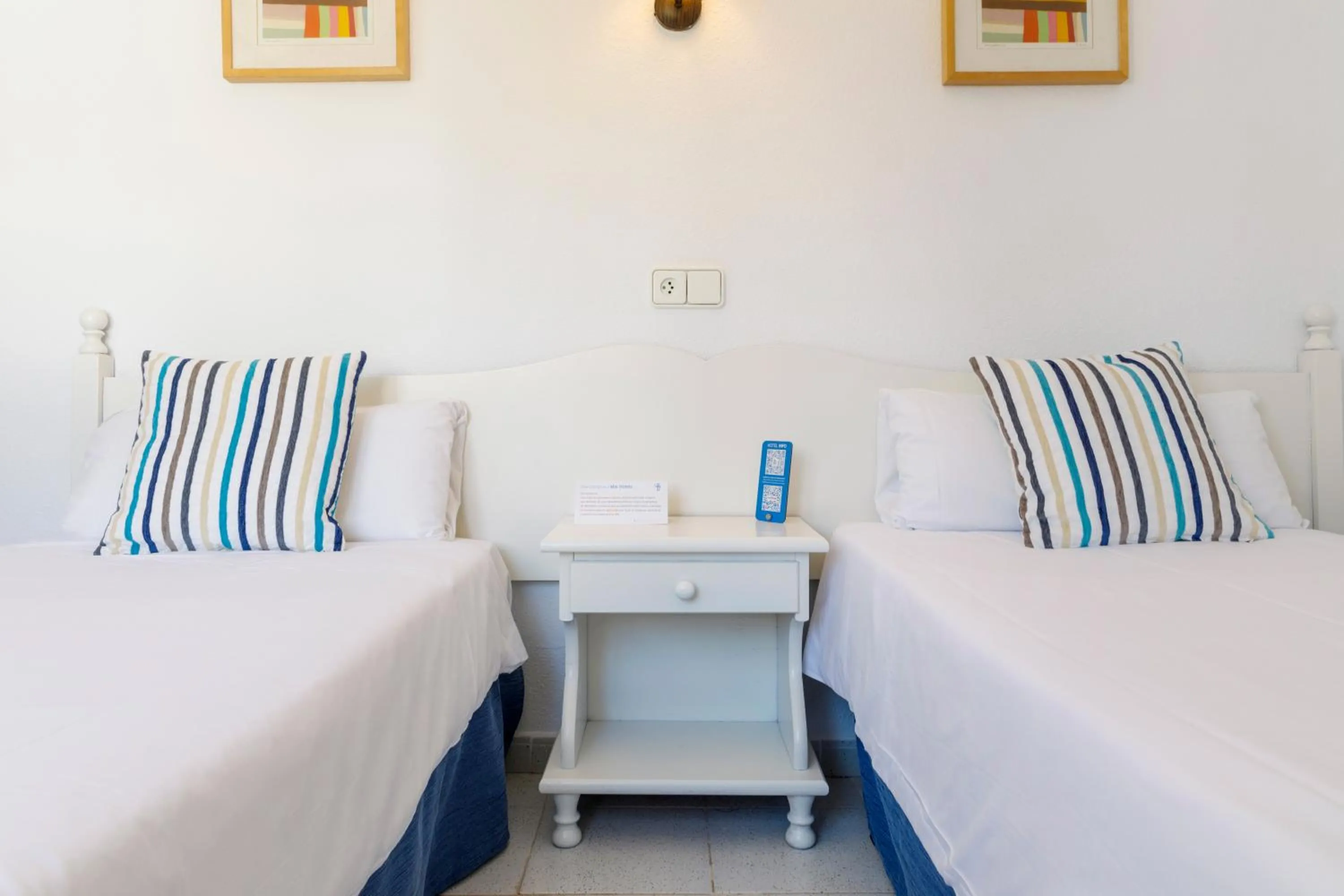 Bed in Alcanada Golf Hotel