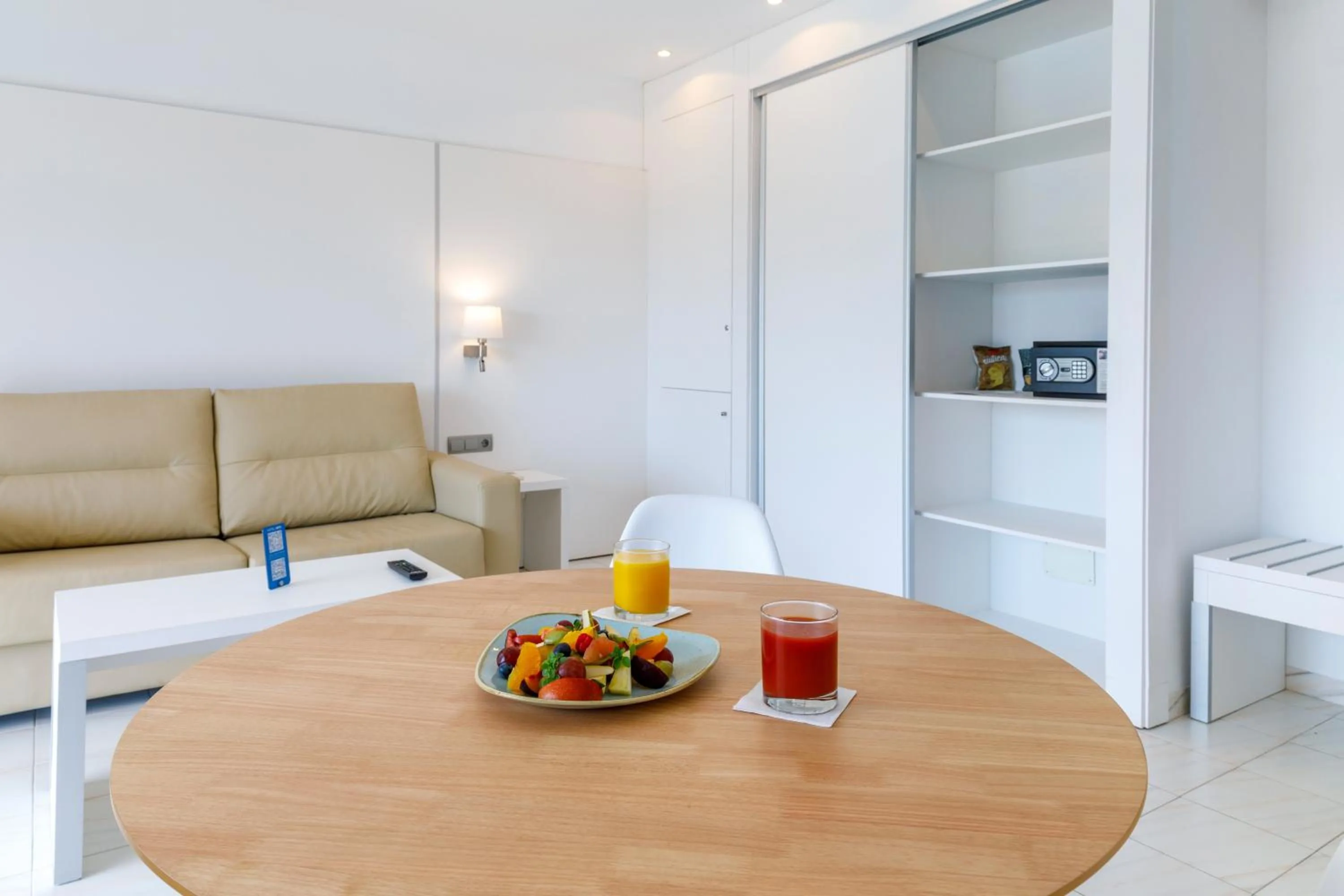 Dining area in Alcanada Golf Hotel