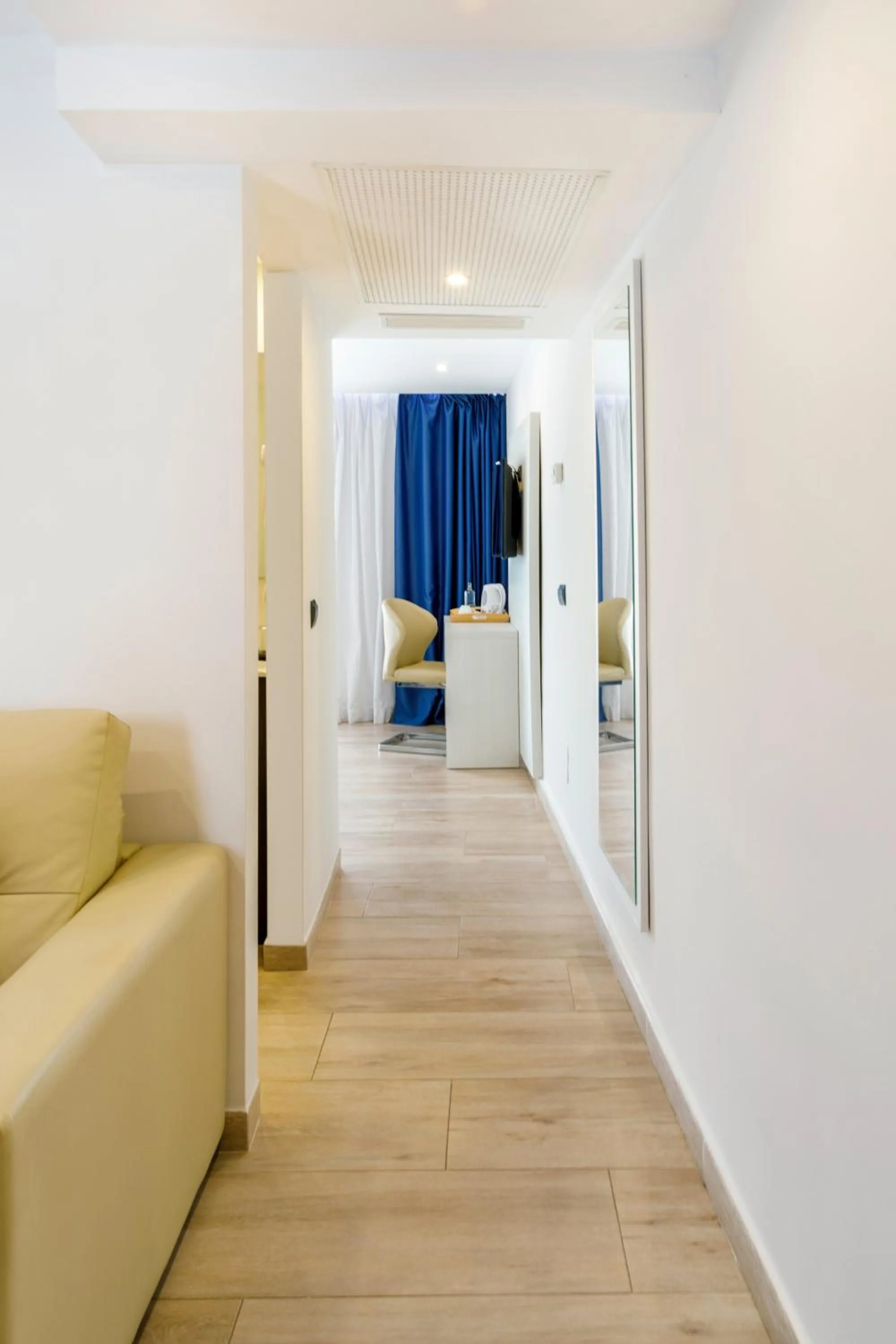 Photo of the whole room in Alcanada Golf Hotel