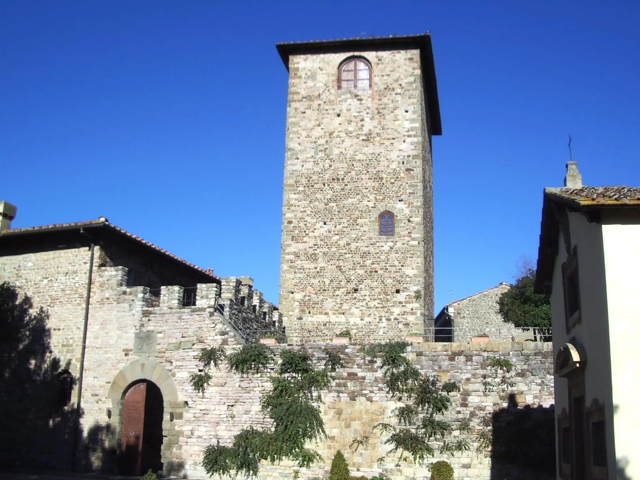 Property building in Castello di Mugnana