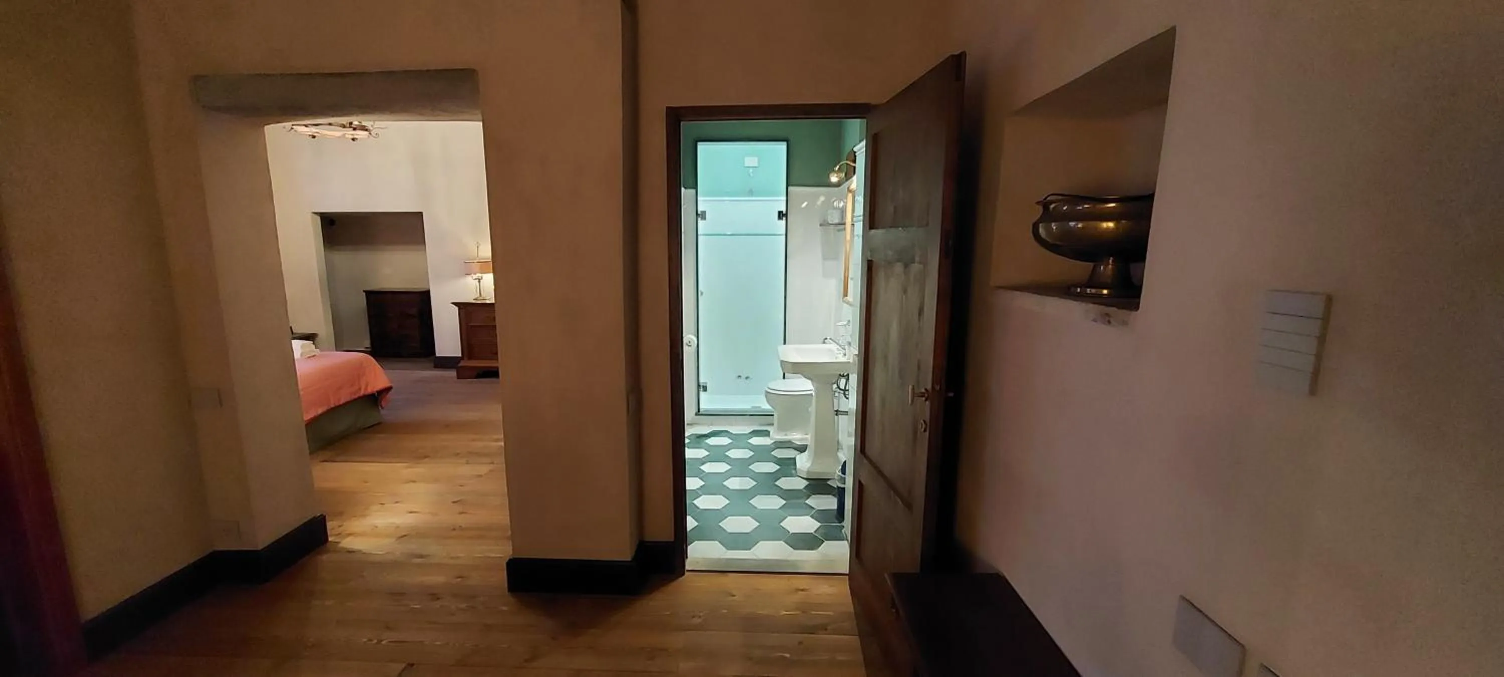 Bathroom, Bed in Castello di Mugnana