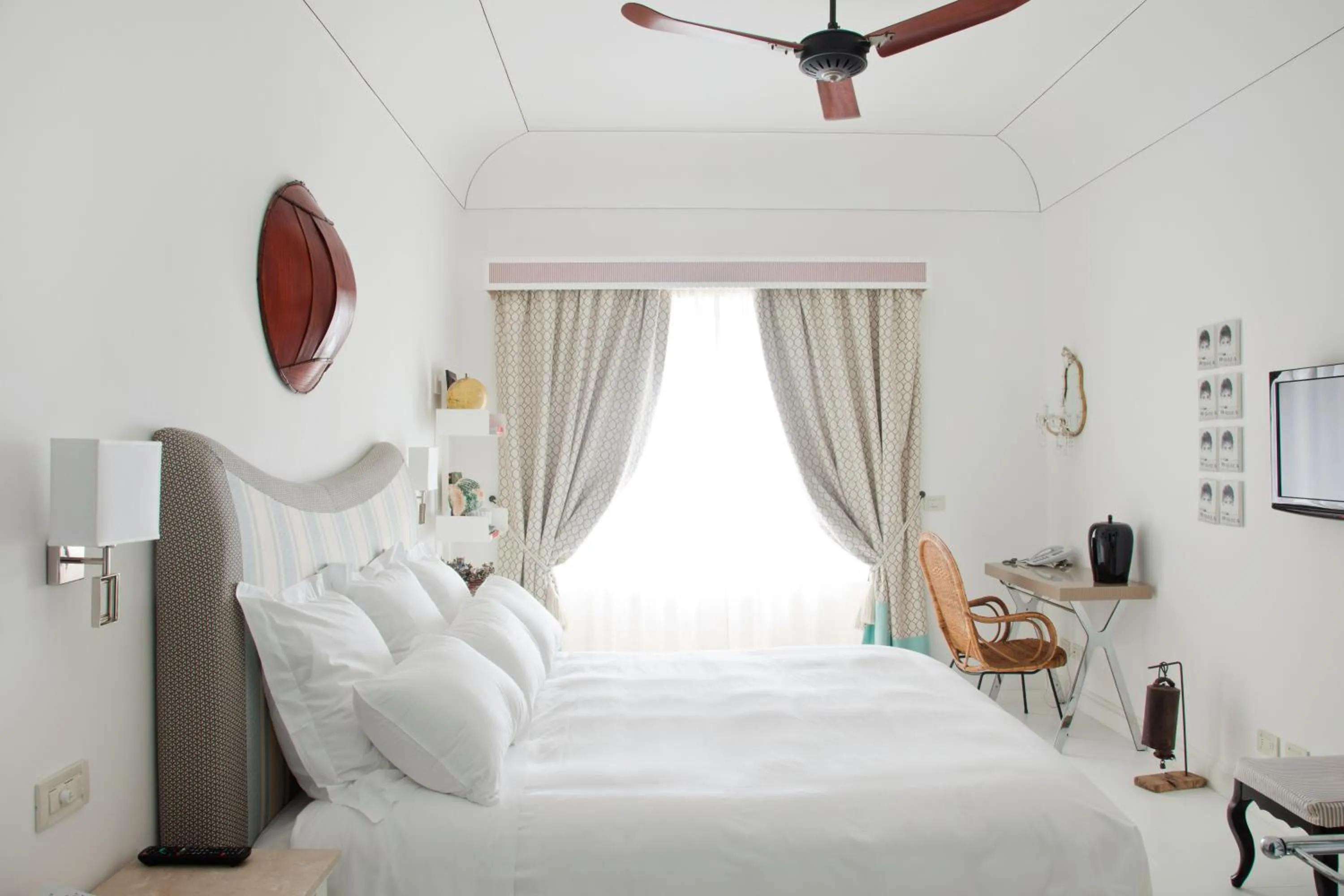 Photo of the whole room, Bed in Capri Tiberio Palace - The Leading Hotels of the World
