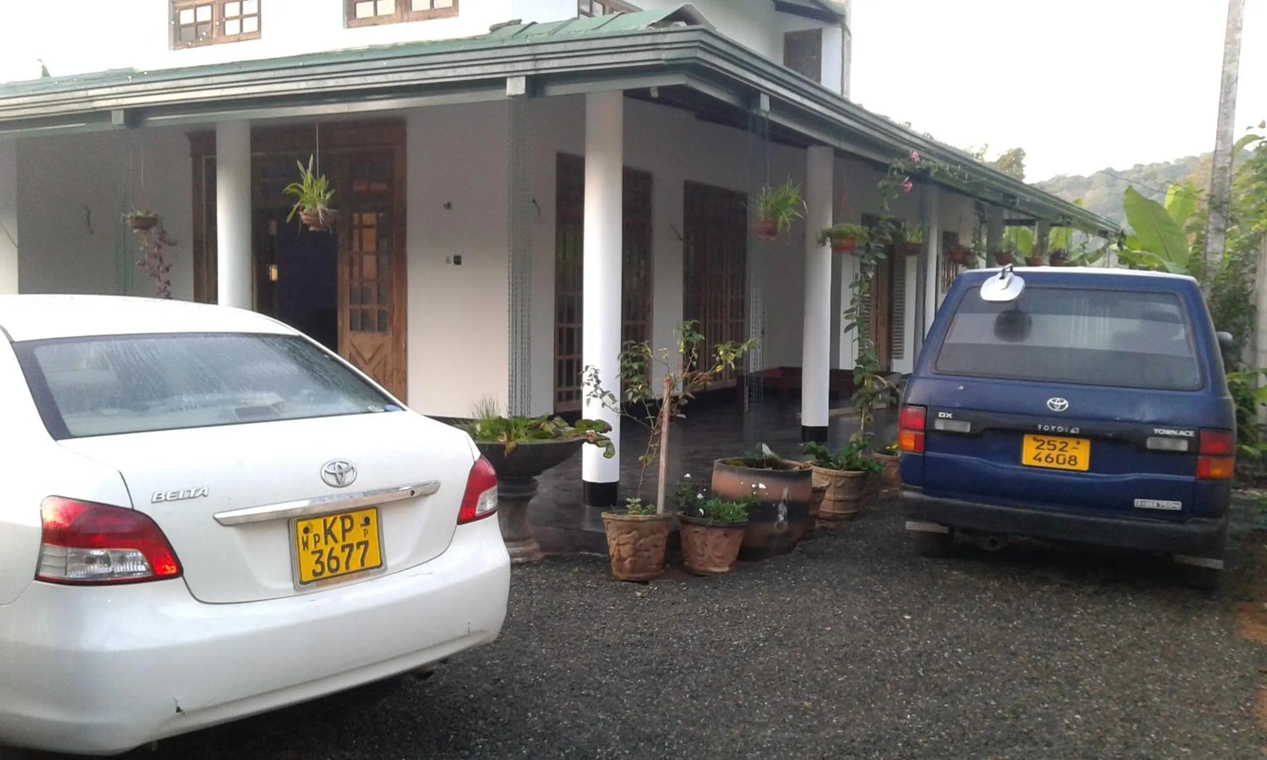 Facade/entrance in White Guest