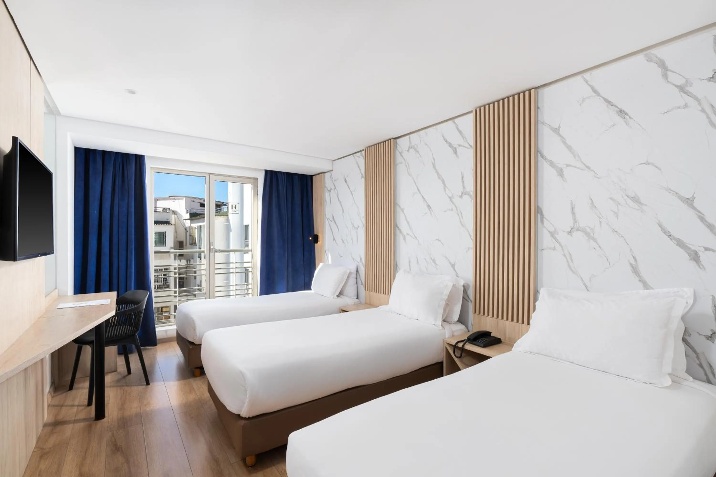 Bedroom, Bed in Rihab Hotel