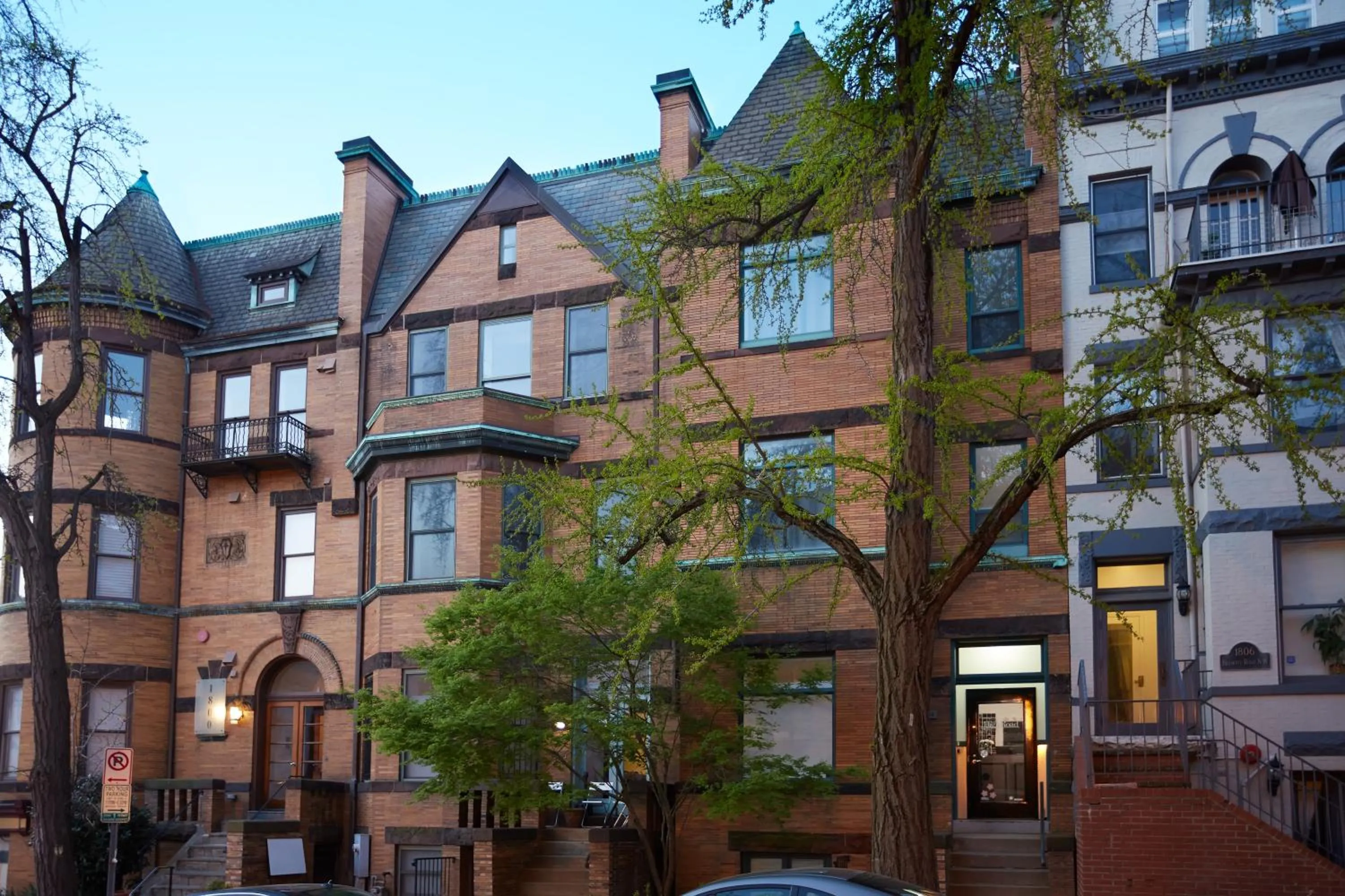 Facade/entrance in HighRoad Washington DC