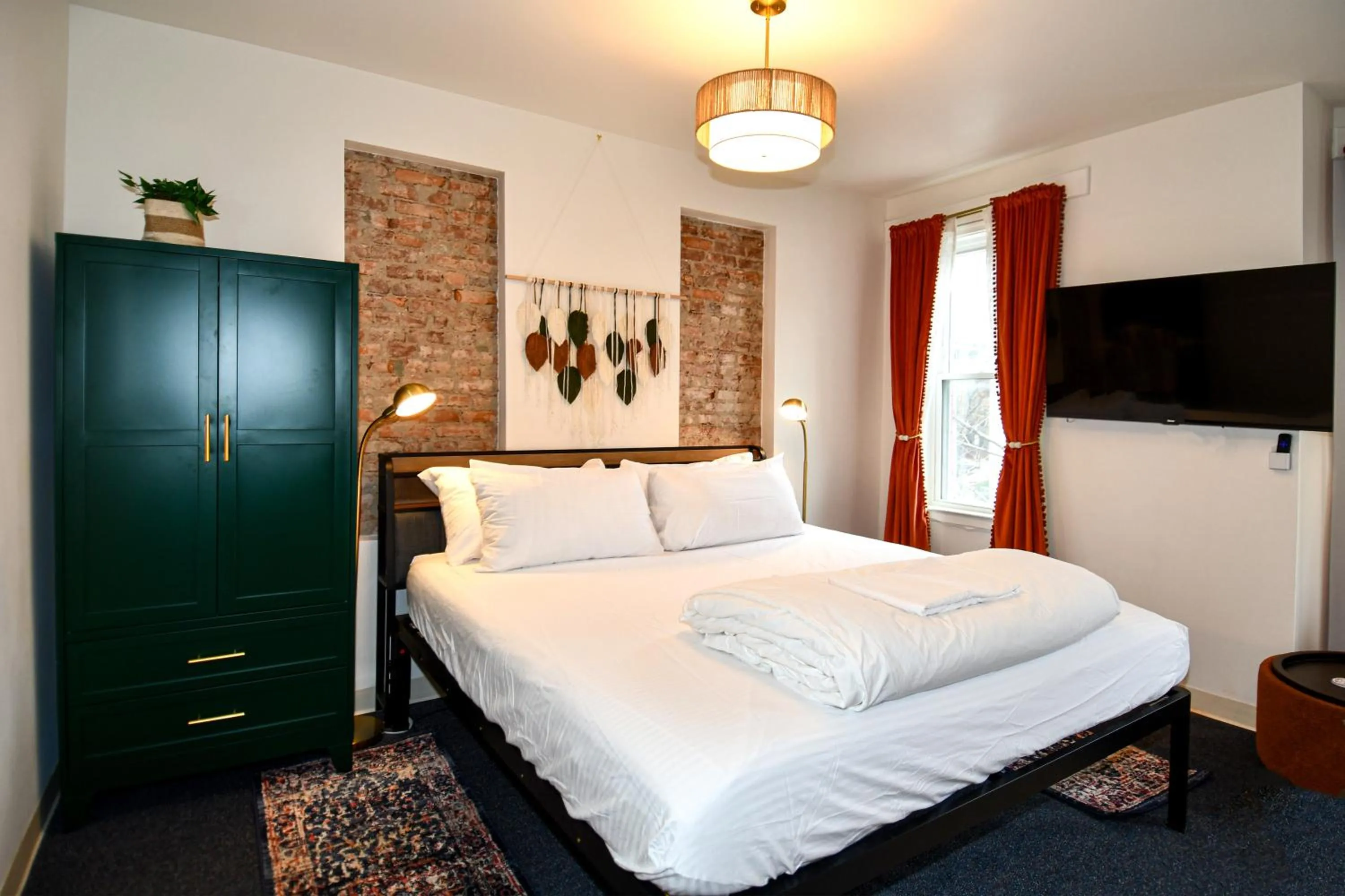 Bed in HighRoad Washington DC