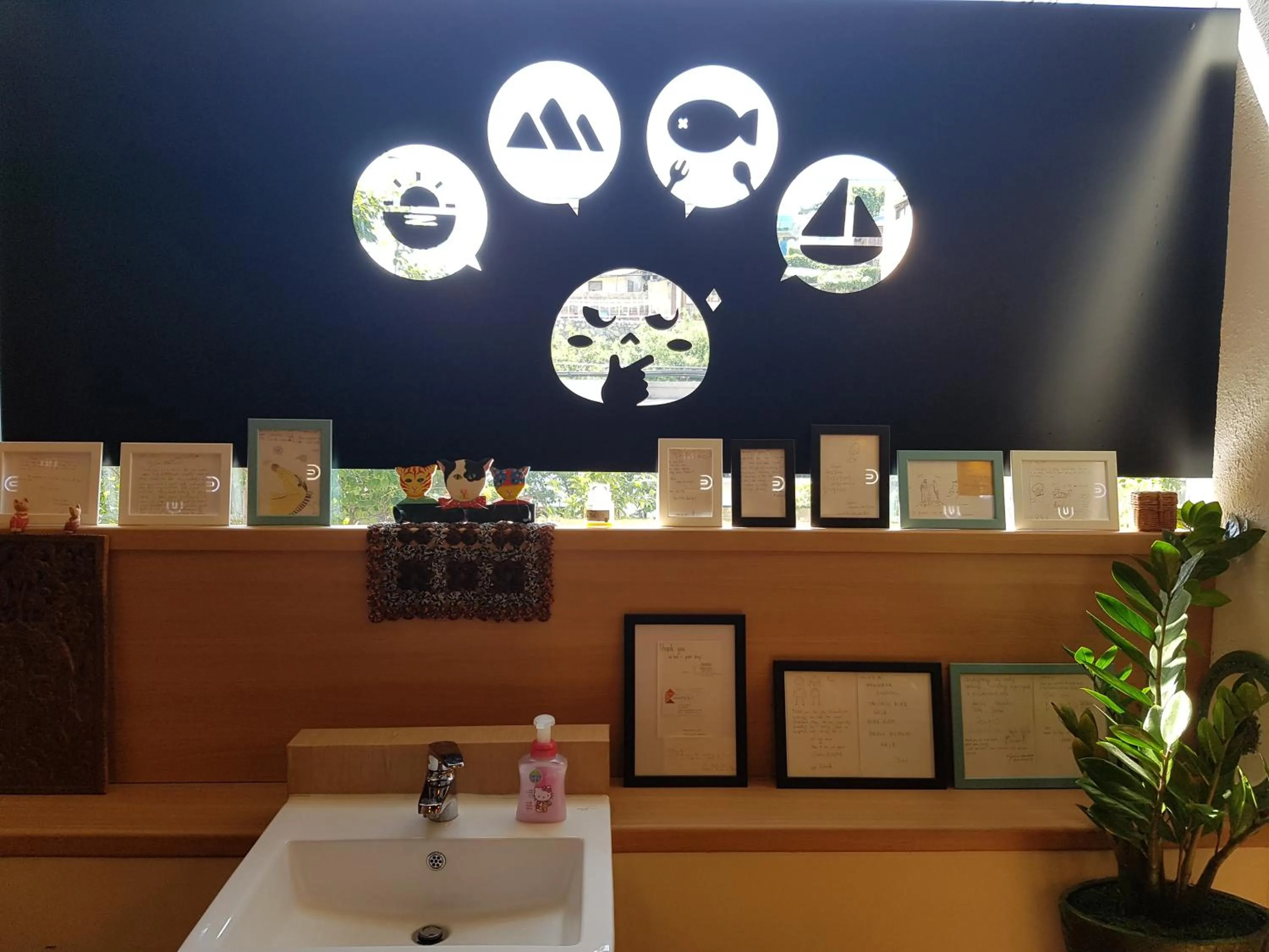 Communal lounge/ TV room in Sokcho & Guesthouse