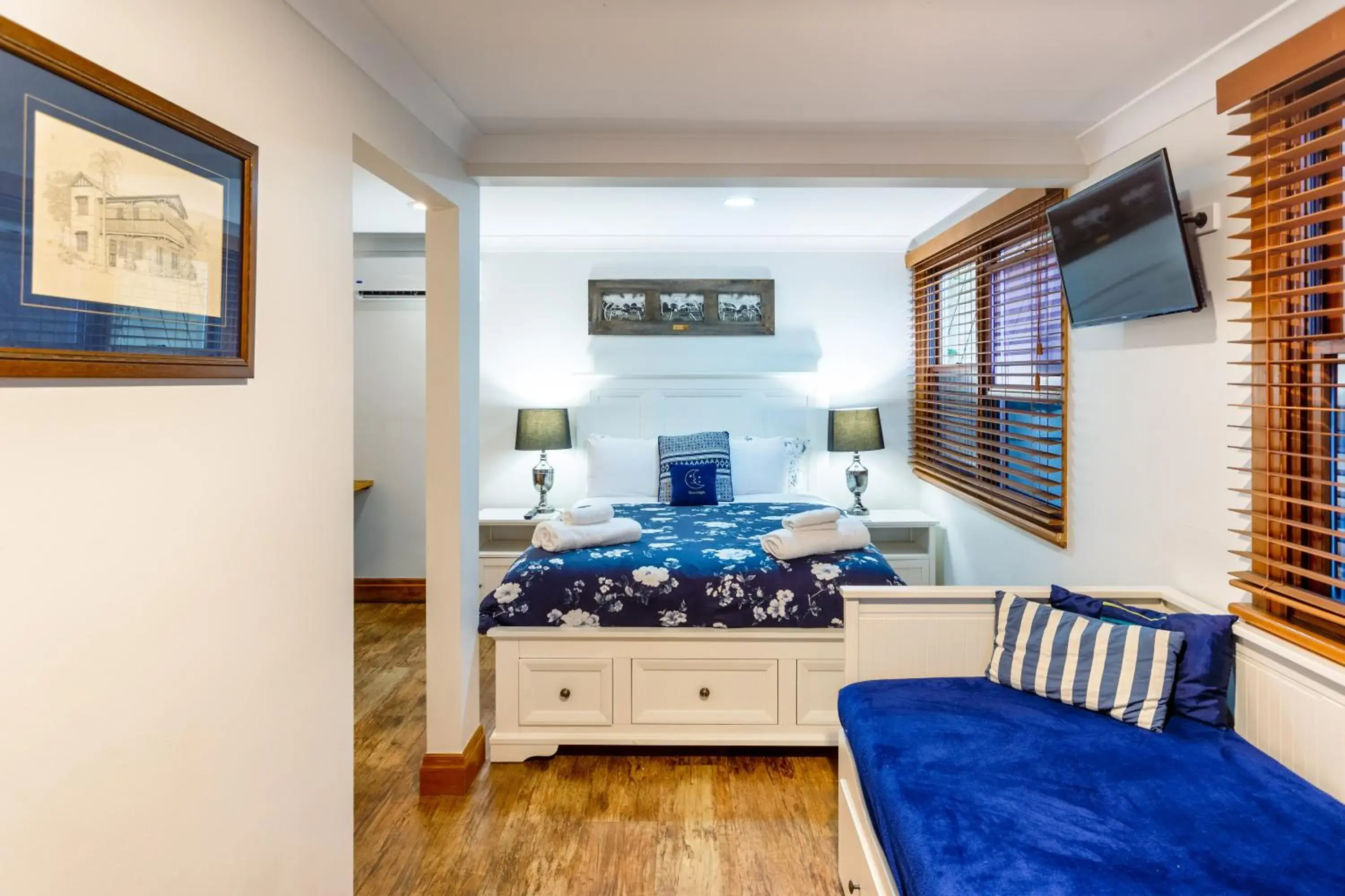 The Railway Room in The Village B&B The Railway Room in The Village B&B