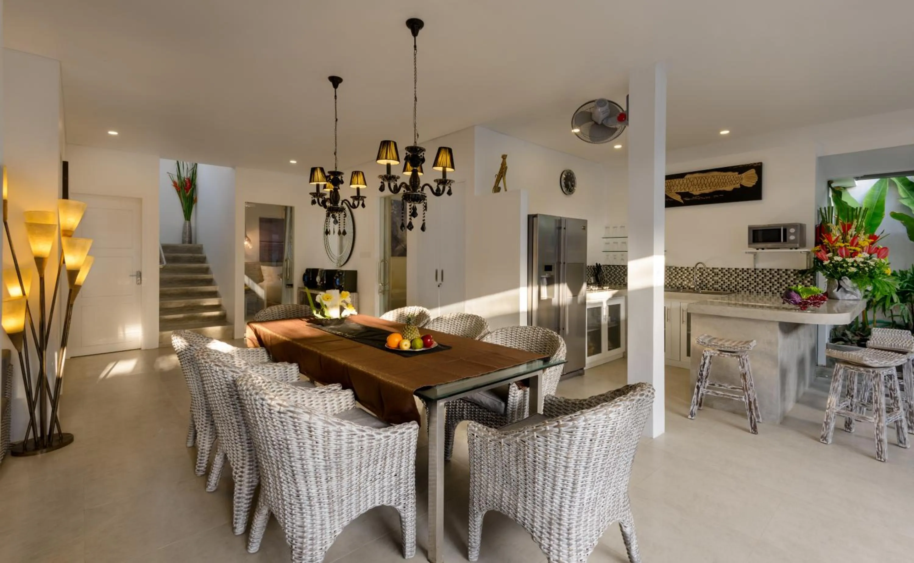 Dining area in Villa Ozamiz Seminyak
