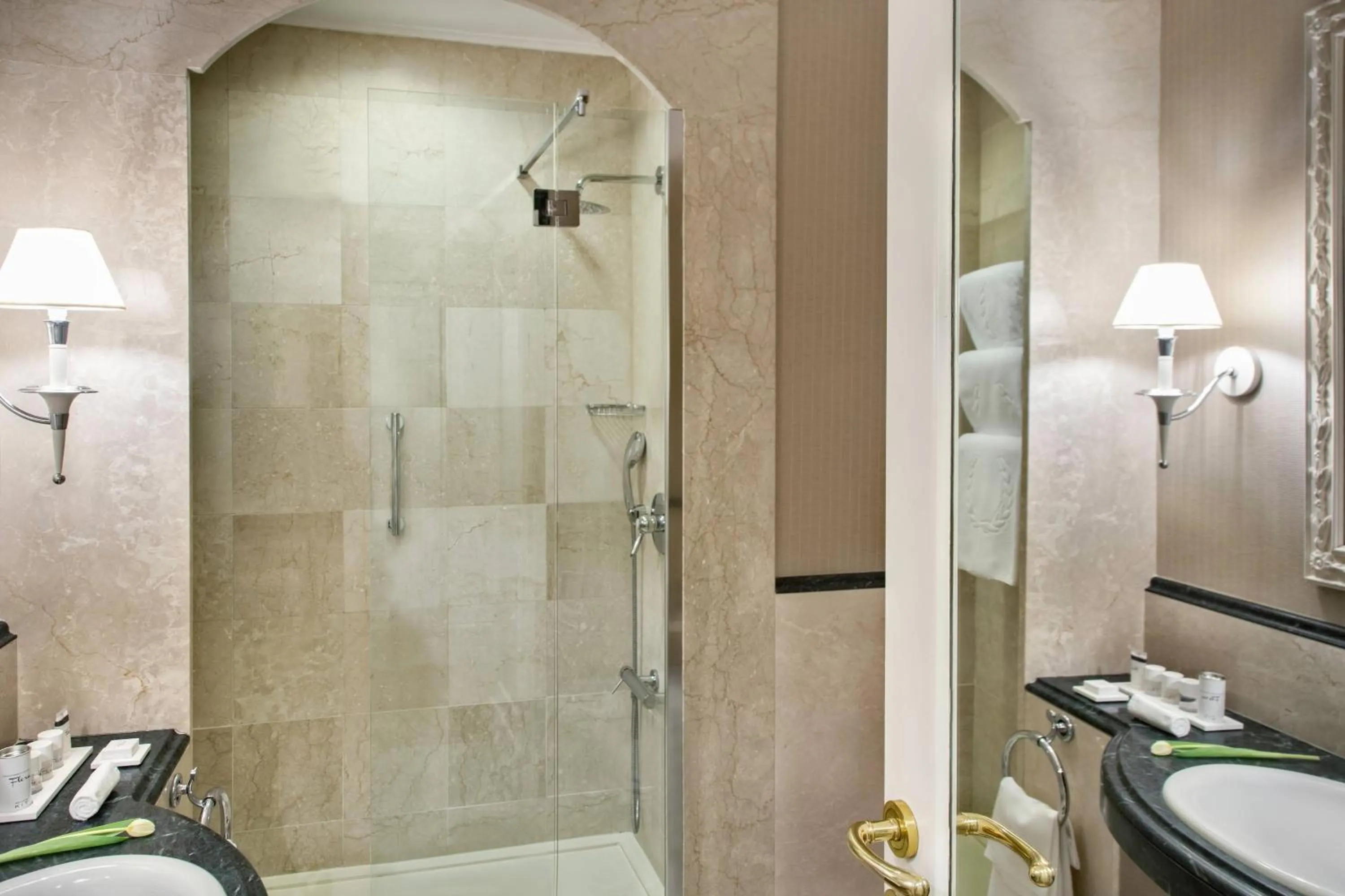 Bathroom in Rome Marriott Grand Hotel Flora