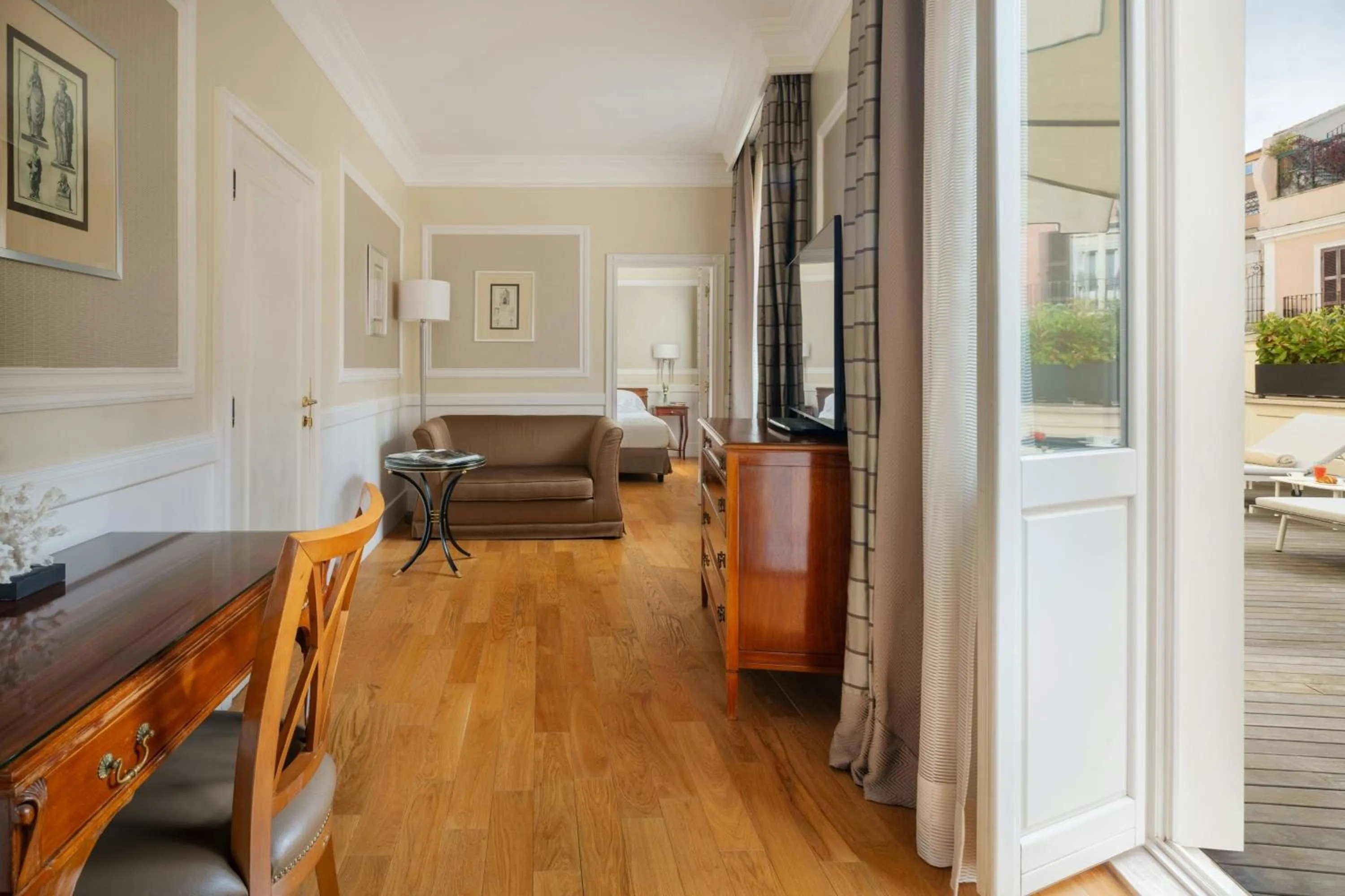 Living room in Rome Marriott Grand Hotel Flora