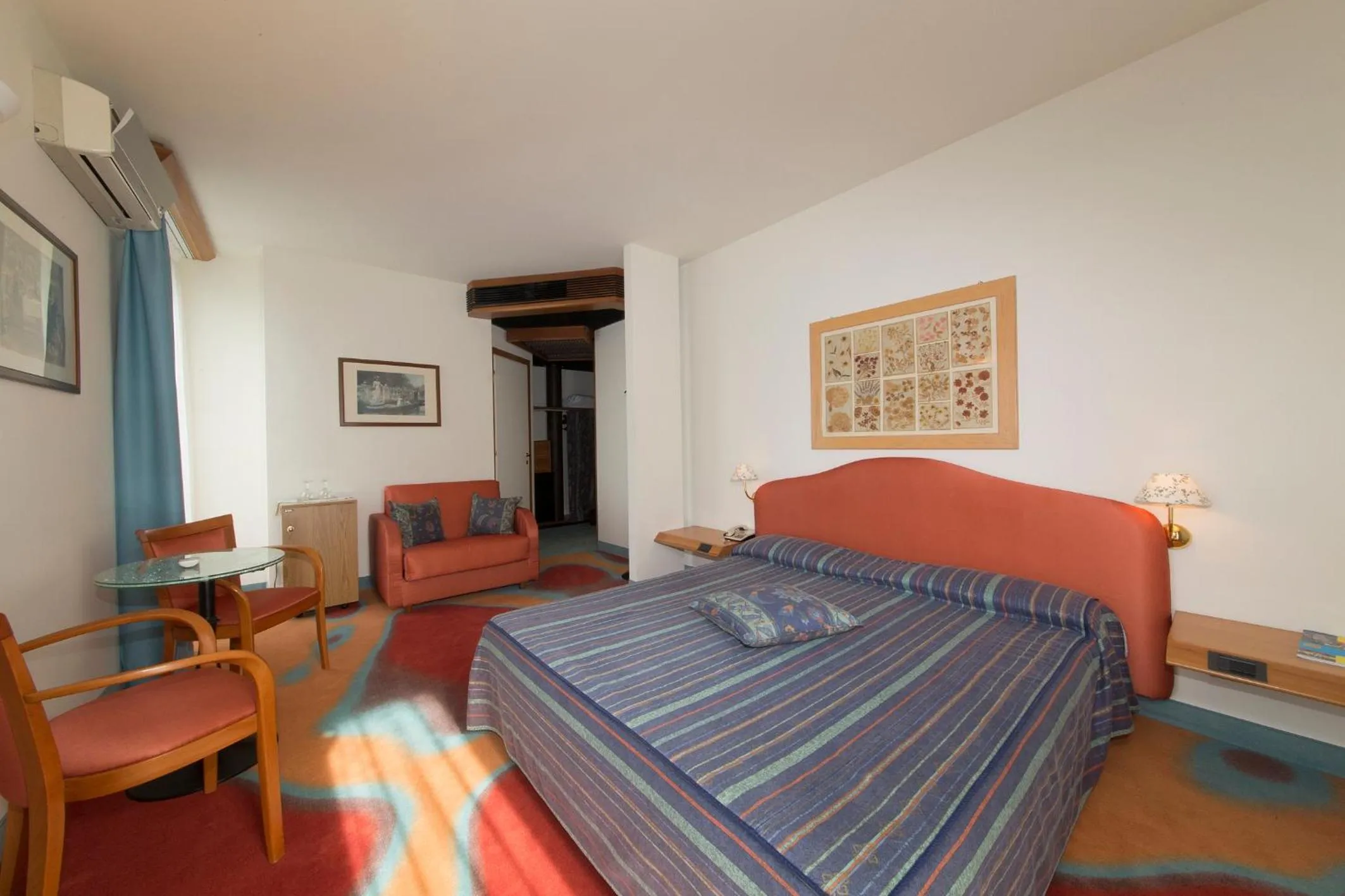 Photo of the whole room, Bed in Hotel Catullo