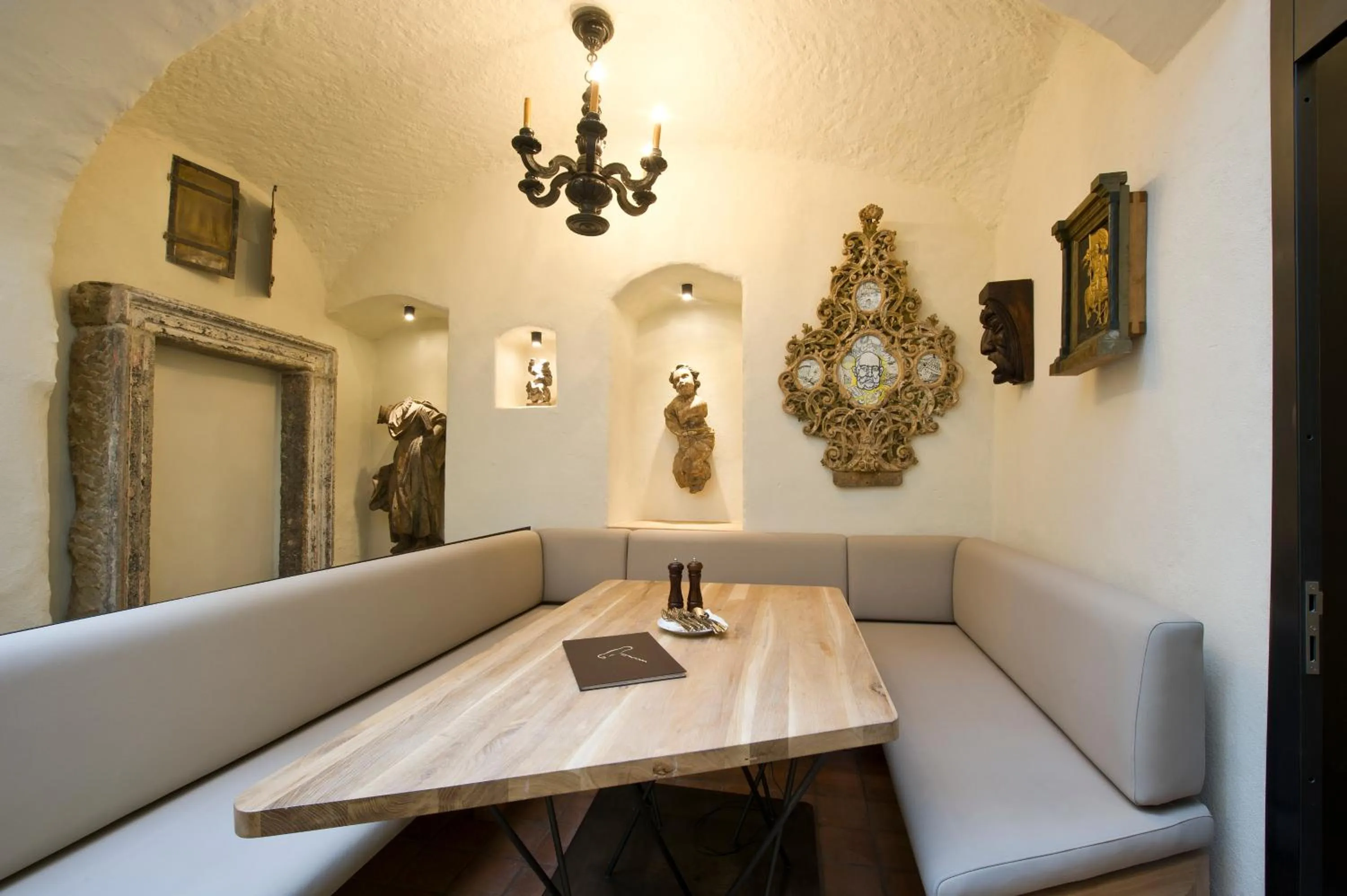 Restaurant/places to eat in Residence U Mecenáše