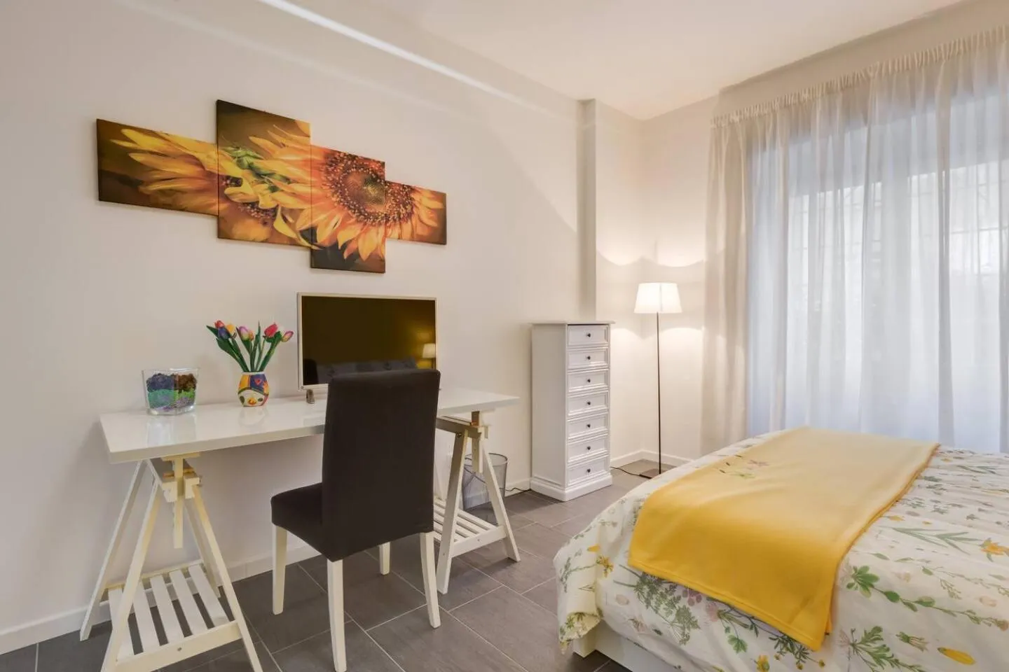 Photo of the whole room, Bed in AV Domus Vatican St.Peter B&B