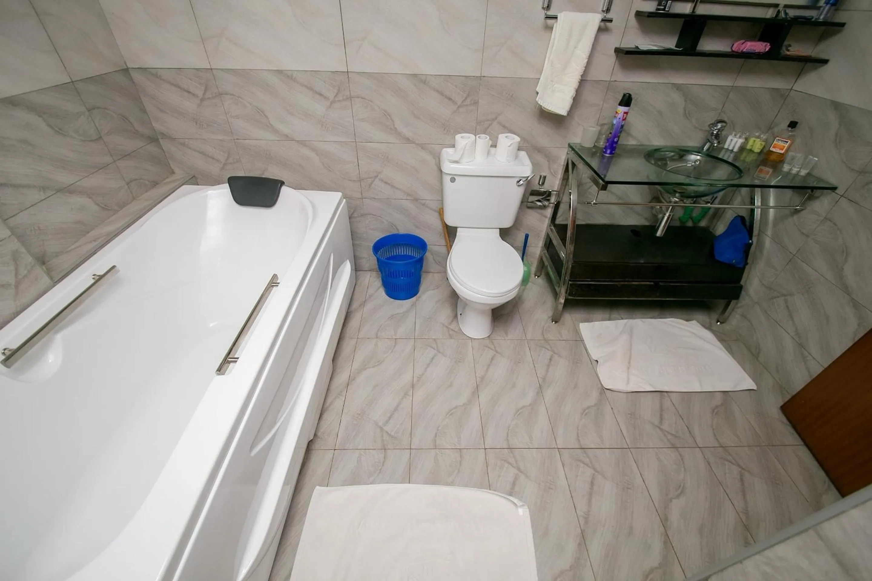 Bathroom in Kates Apartments