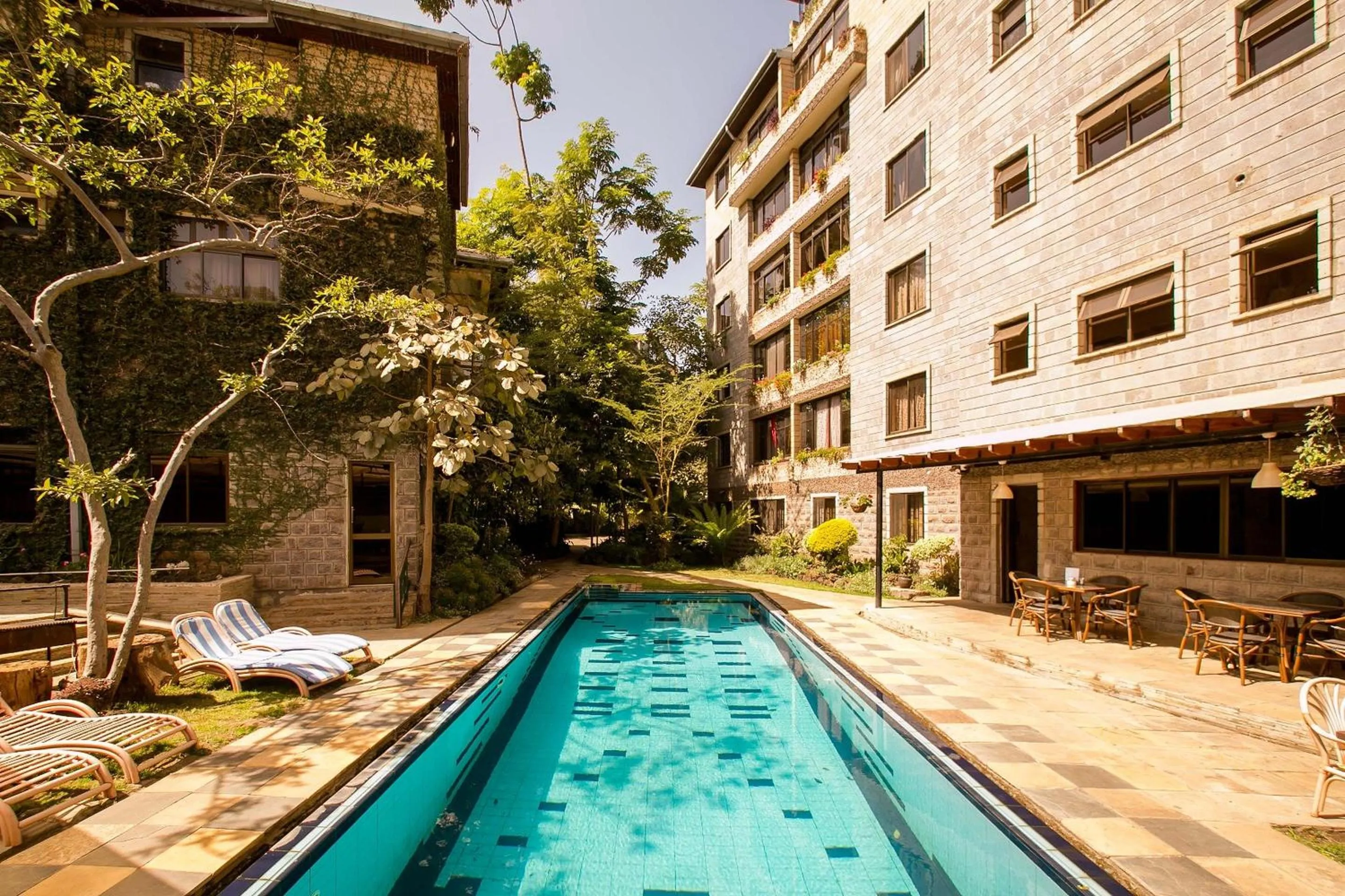 Property building in Kates Apartments