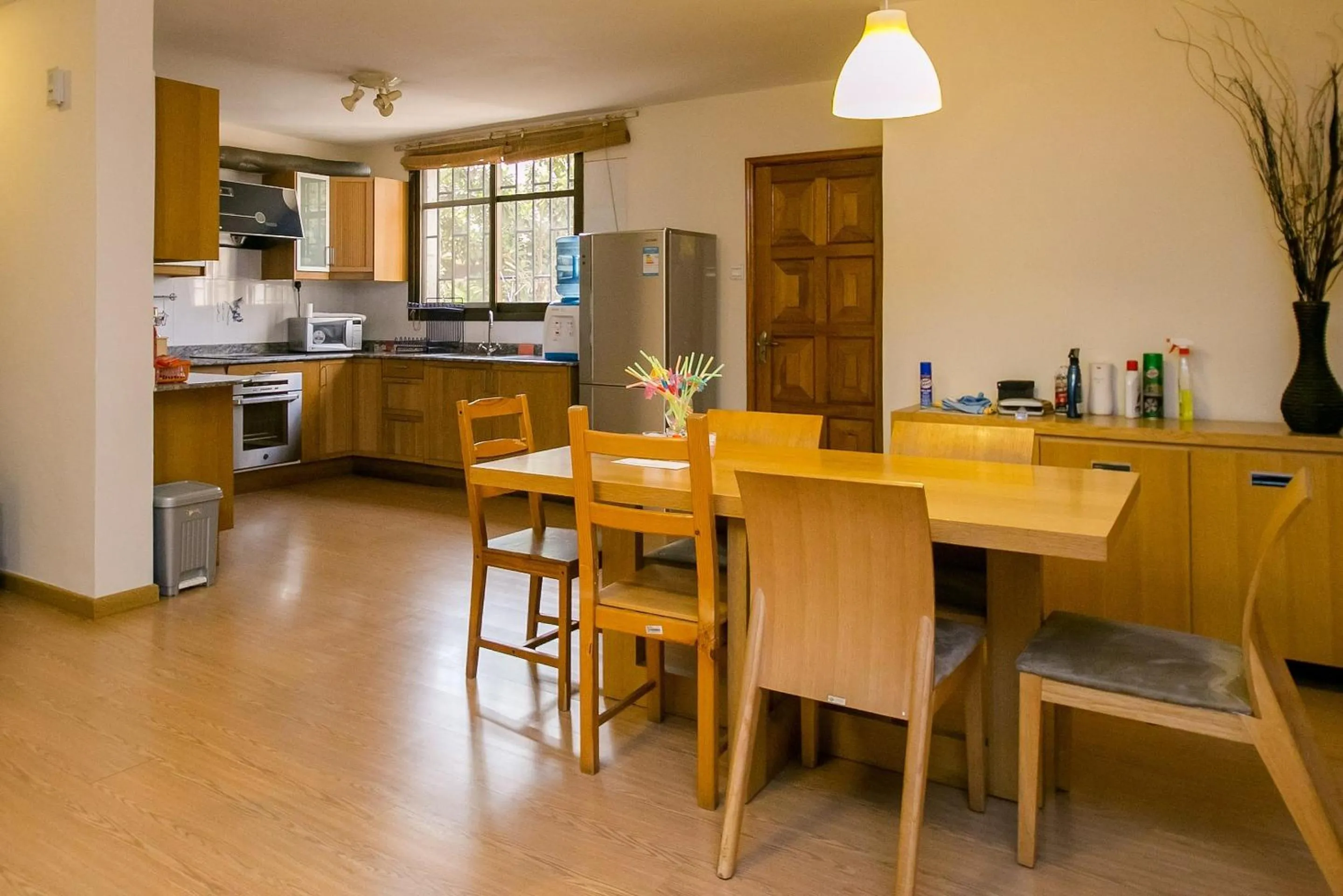 Kitchen or kitchenette in Kates Apartments