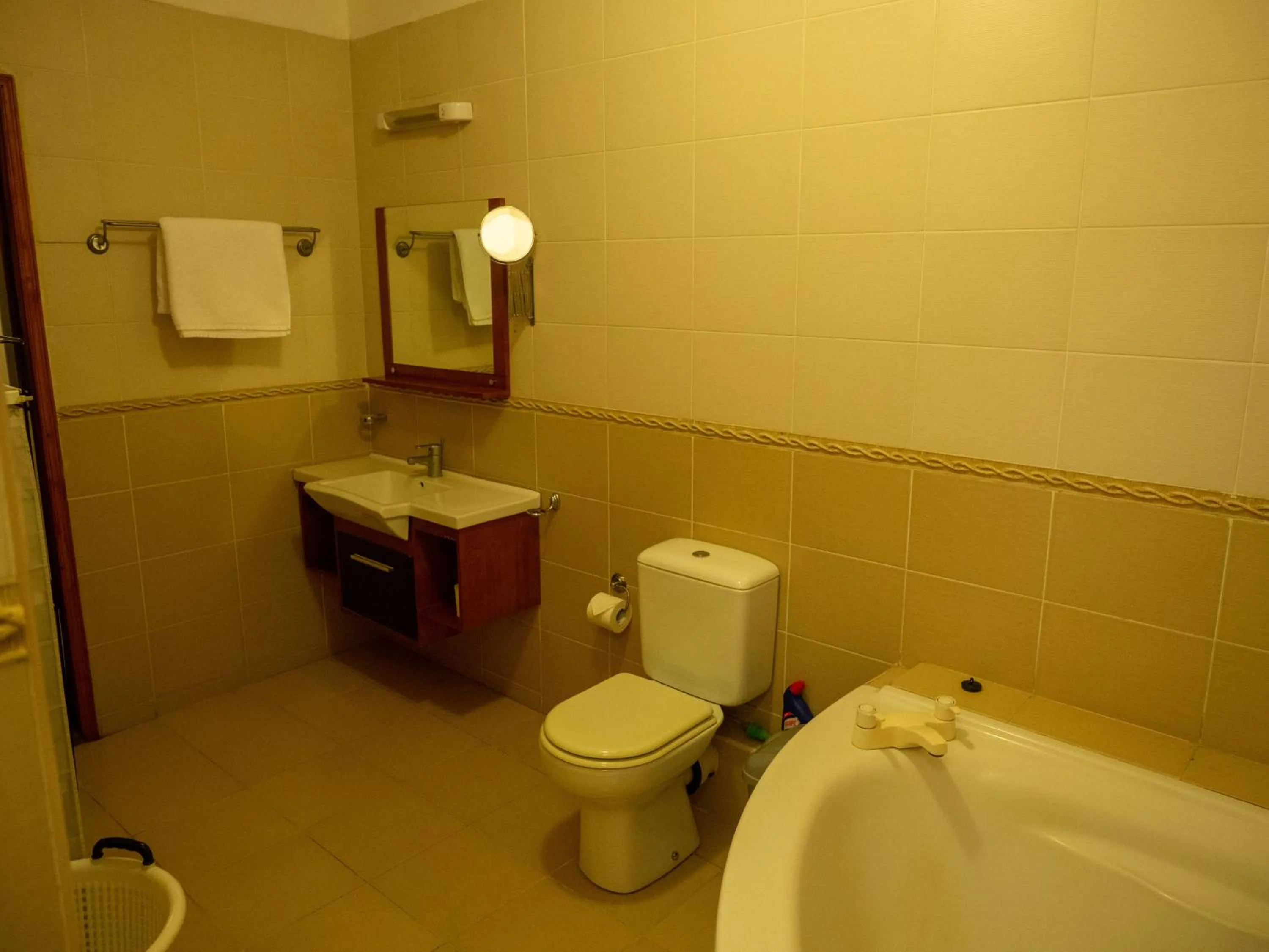 Bathroom in Kates Apartments