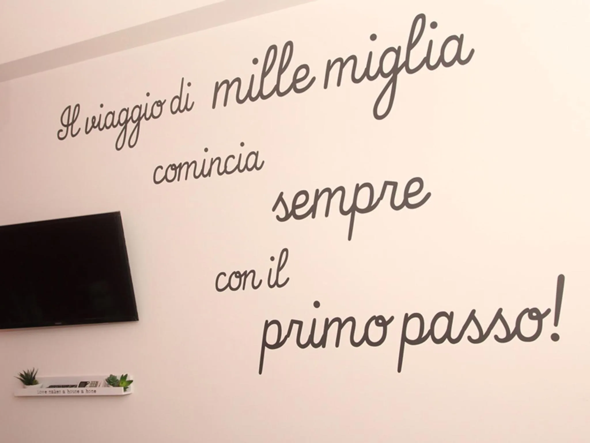 Decorative detail in Dormi a Roma