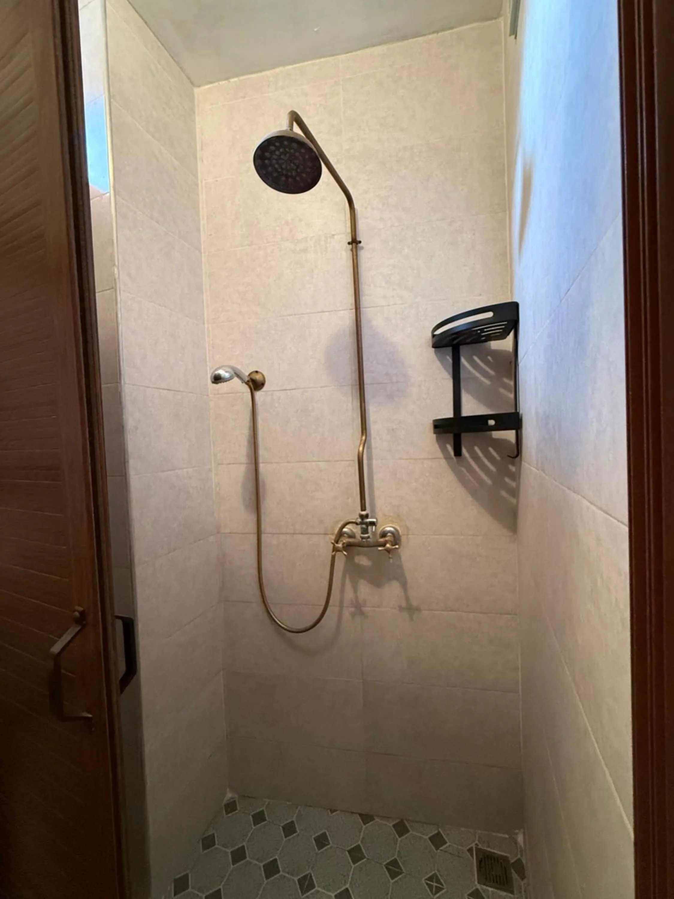 Shower in Riad Jenan Adam