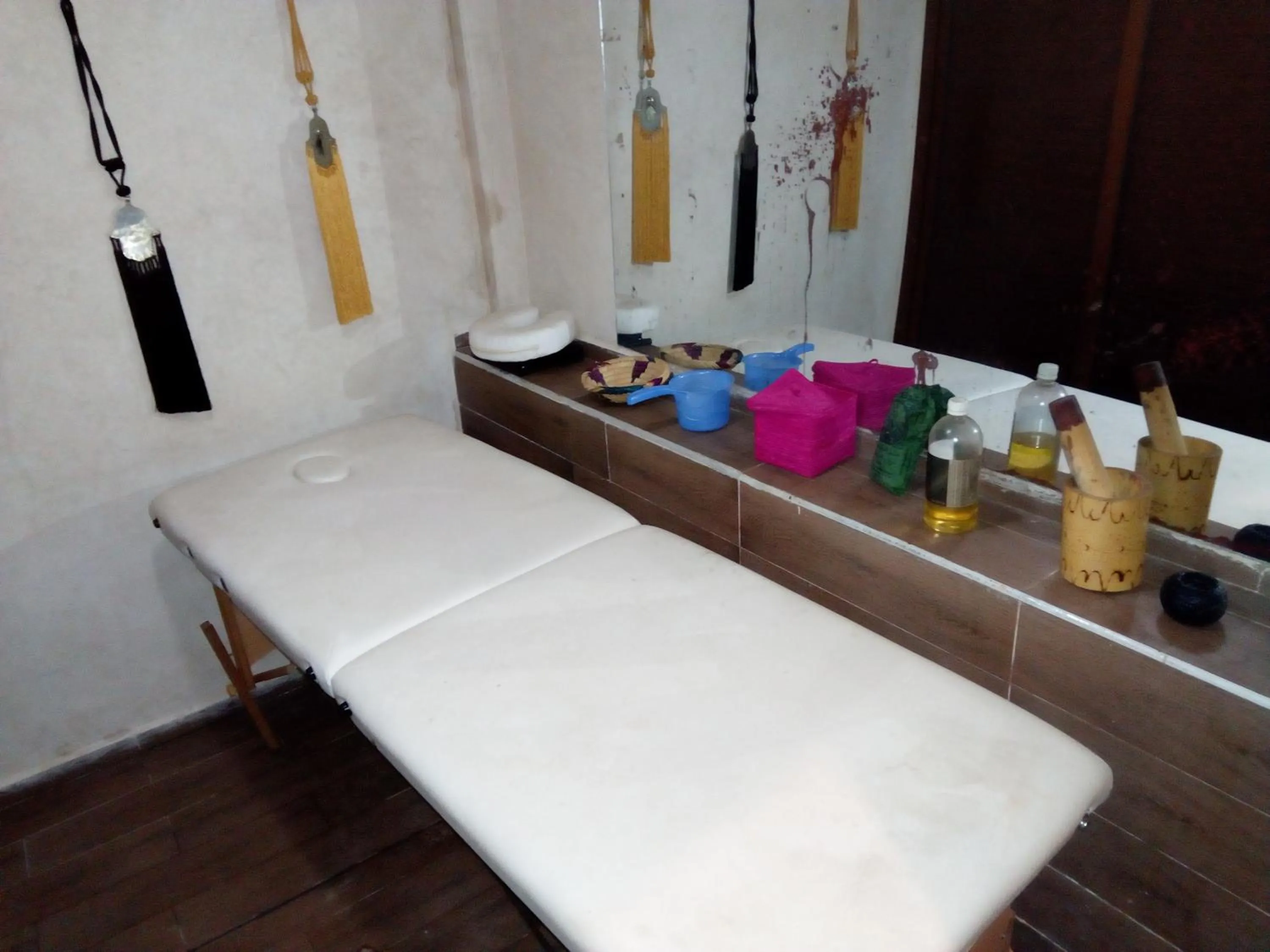 Spa and wellness centre/facilities in Riad Jenan Adam